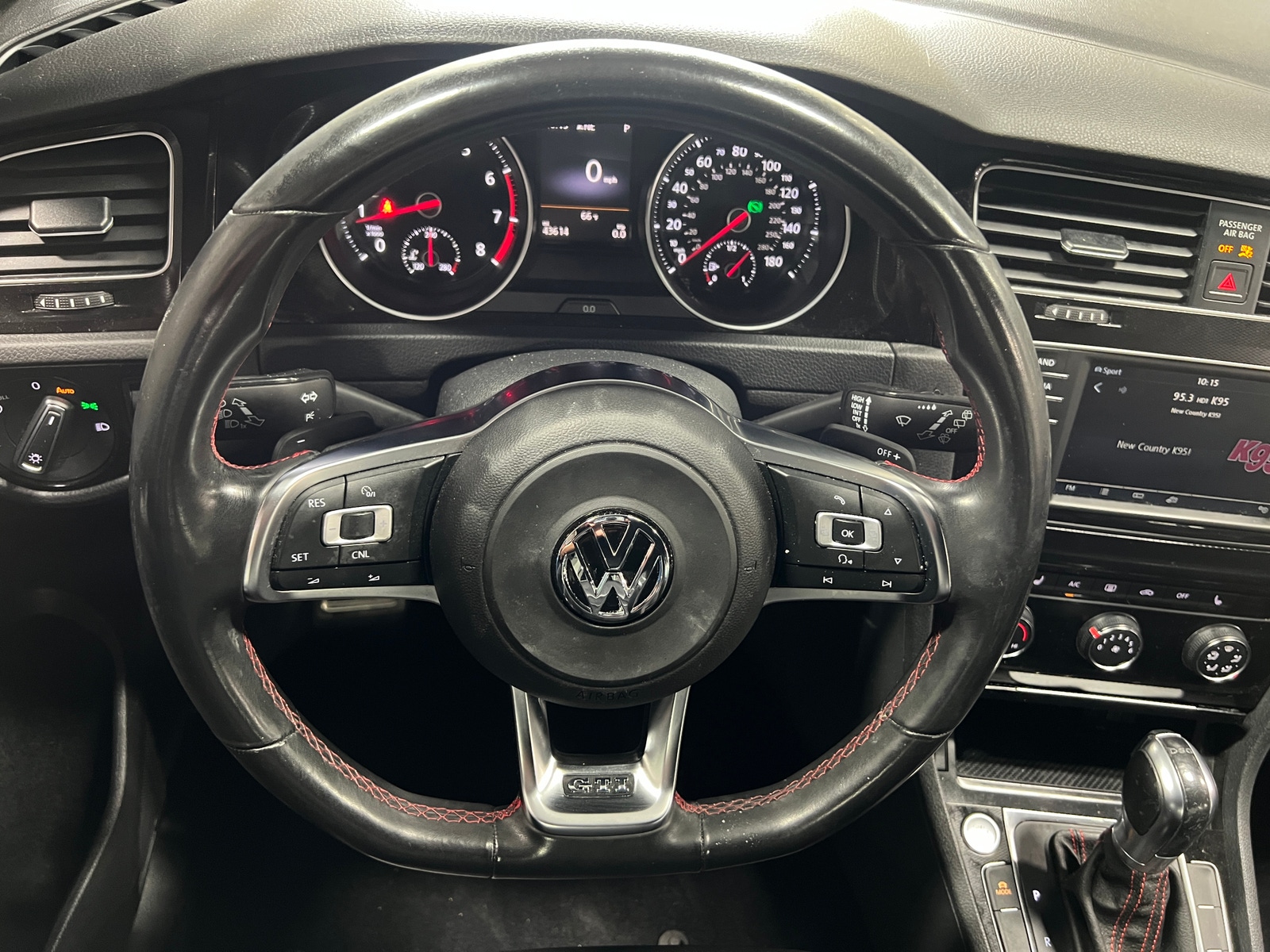Thumbnail: 2016 Volkswagen Golf - 5