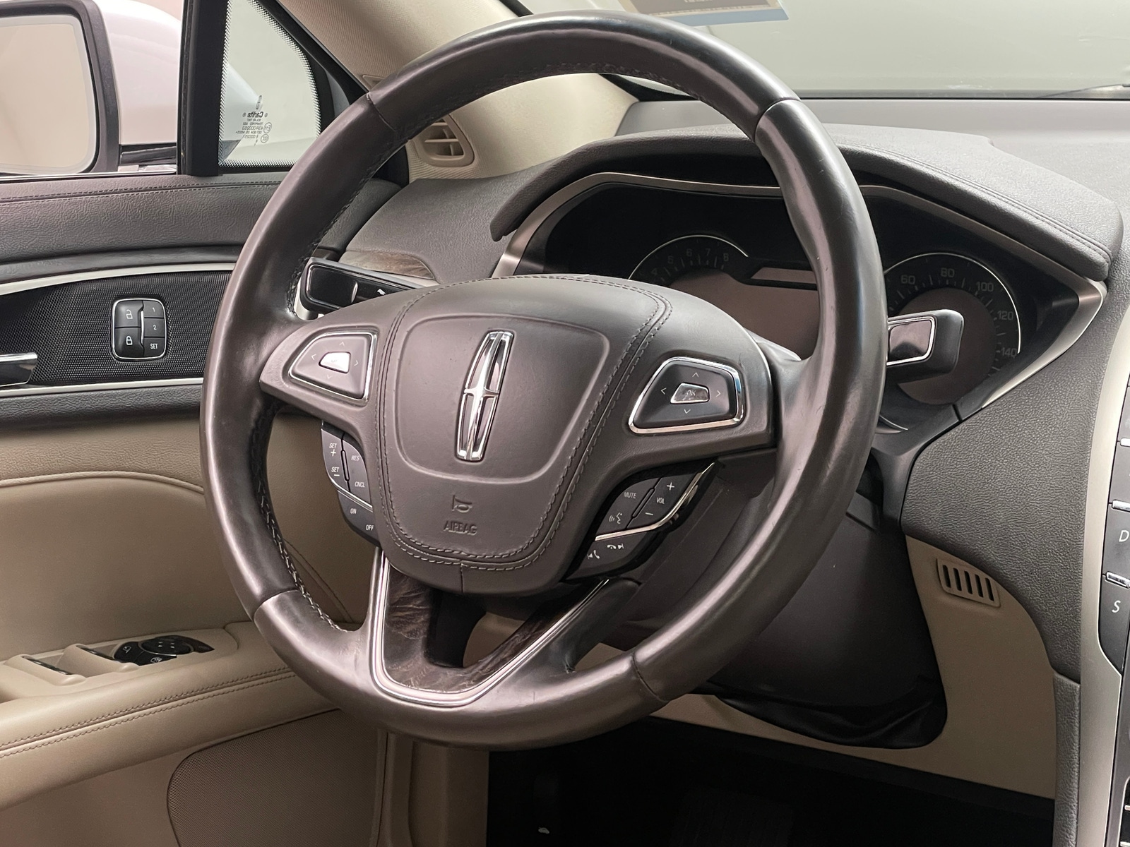 Thumbnail: 2017 Lincoln MKZ - 4