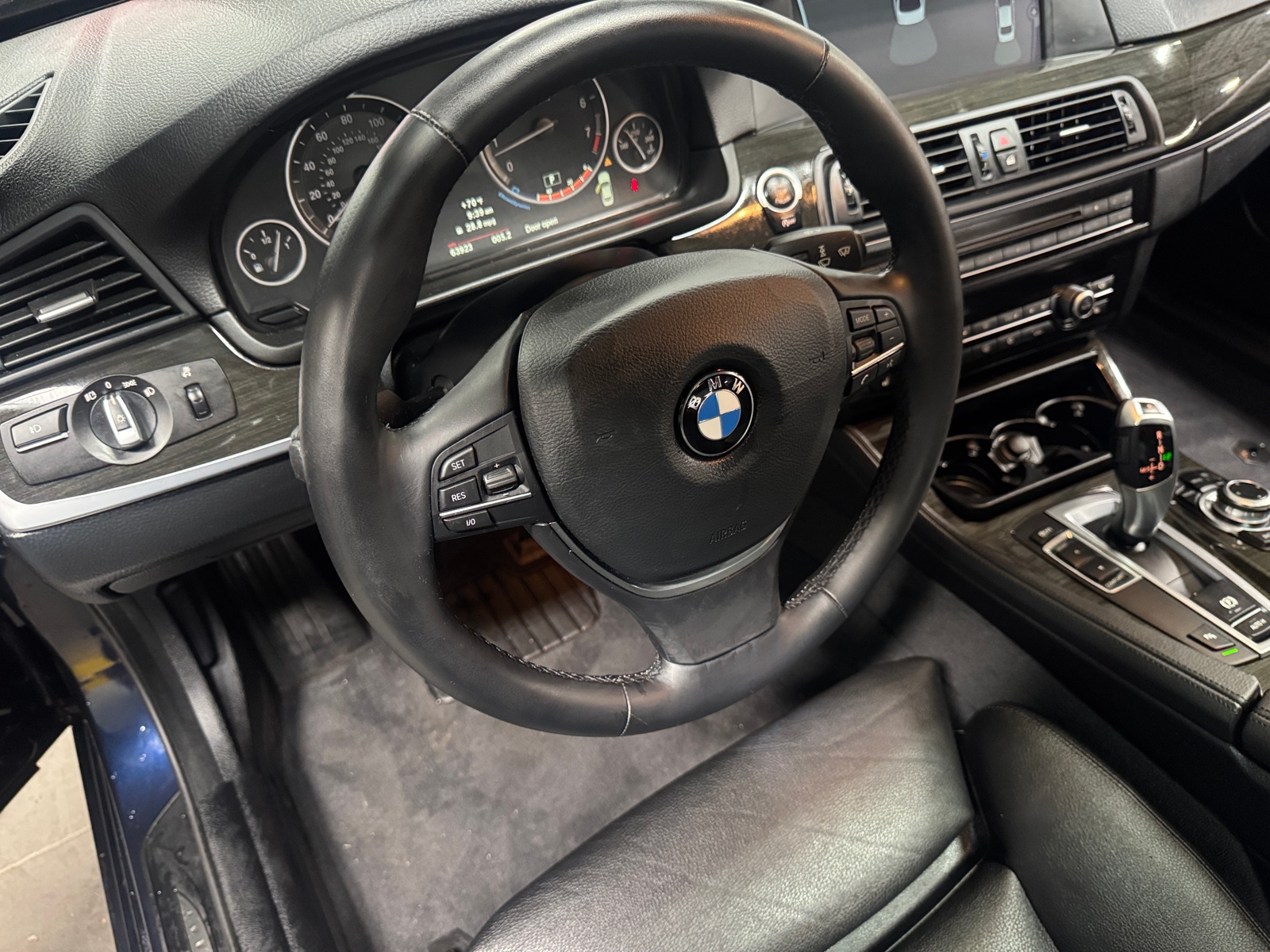 Thumbnail: 2012 BMW 5 Series - 4