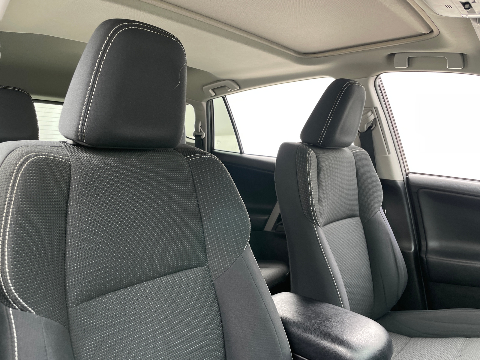 Thumbnail: 2018 Toyota RAV4 - 2