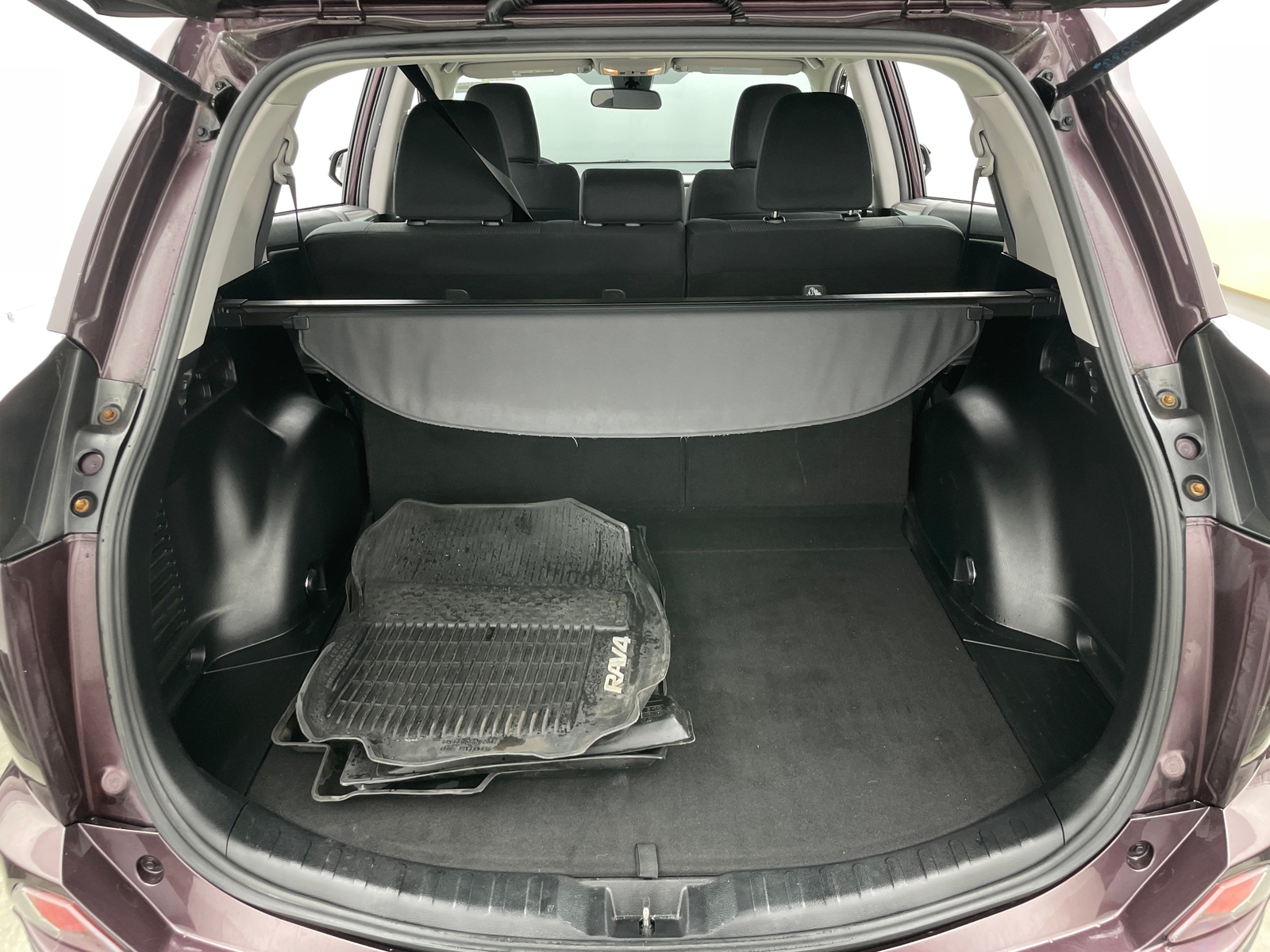 Thumbnail: 2018 Toyota RAV4 - 7