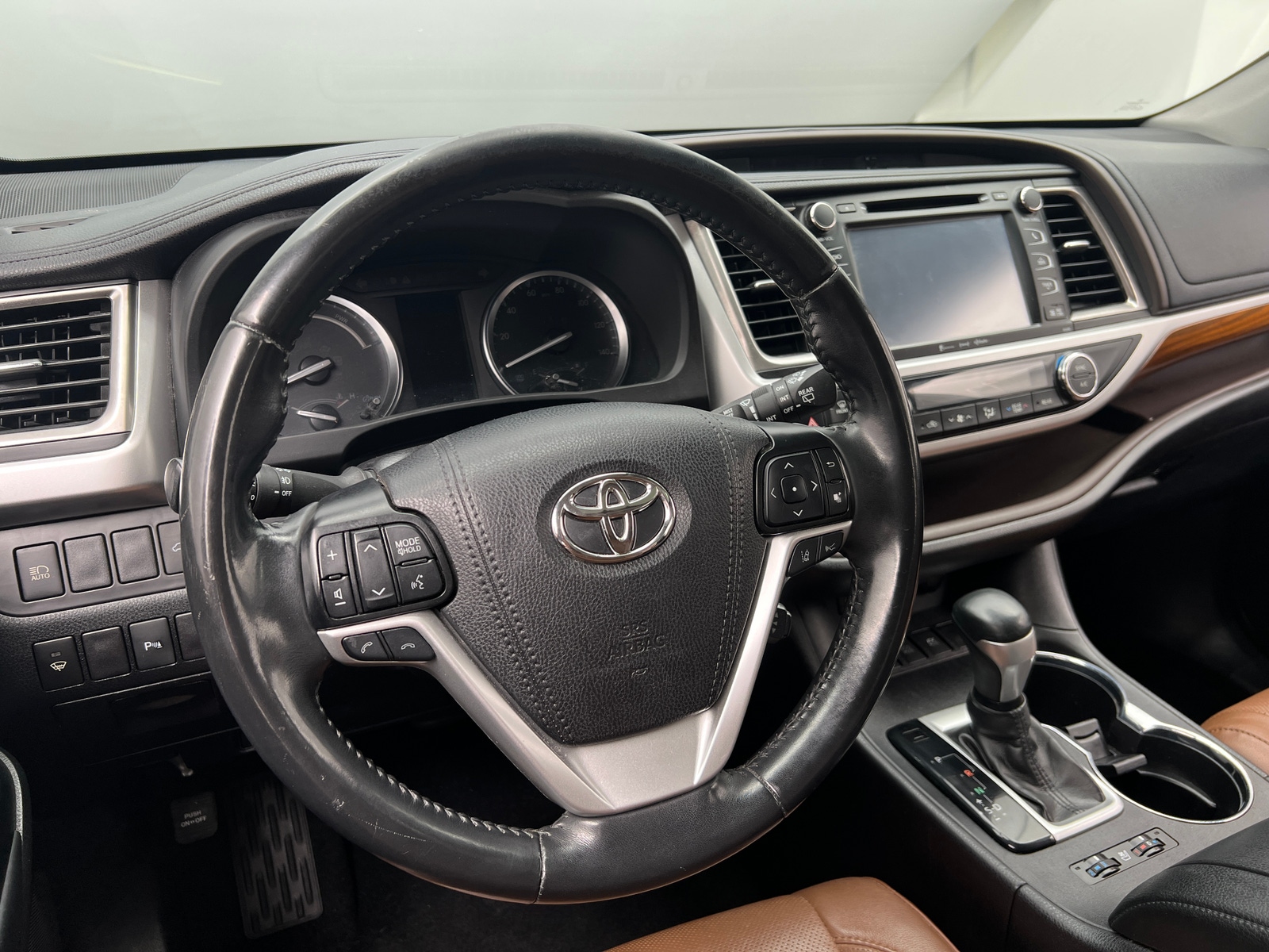 Thumbnail: 2019 Toyota Highlander - 4