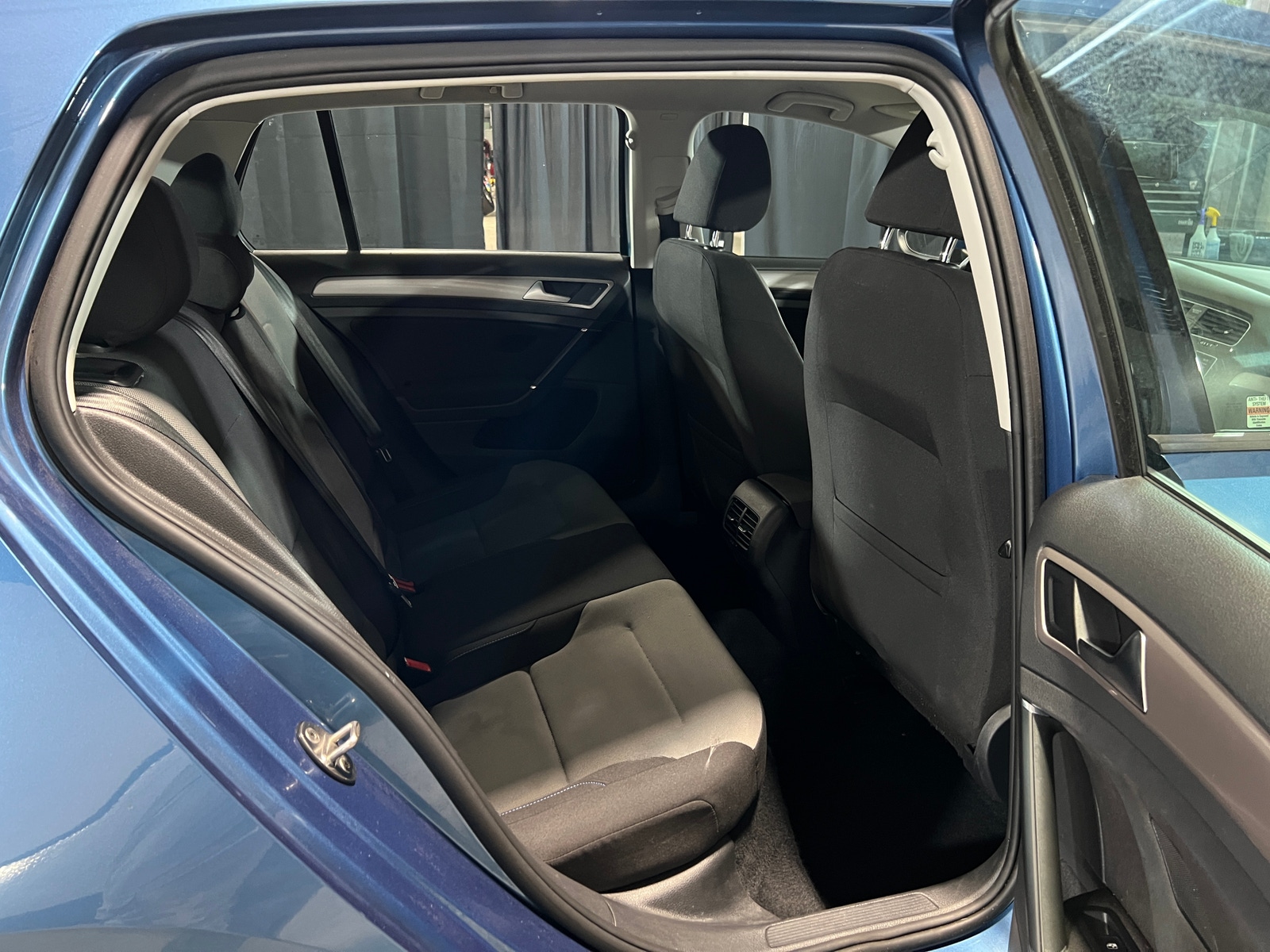 Thumbnail: 2016 Volkswagen e-Golf - 6