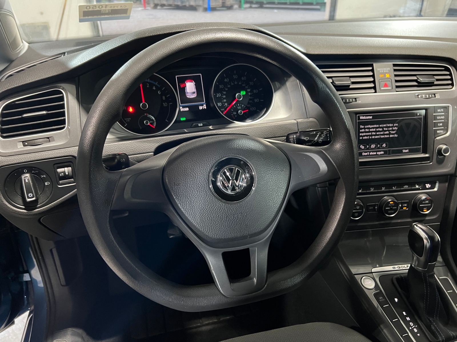 Thumbnail: 2016 Volkswagen e-Golf - 5