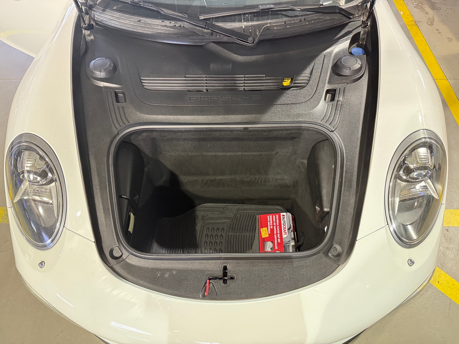 Thumbnail: 2014 Porsche 911 - 4