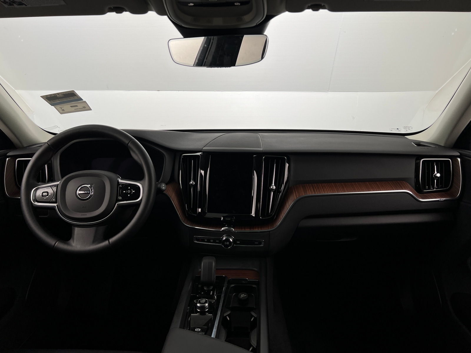 Thumbnail: 2023 Volvo XC60 - 2