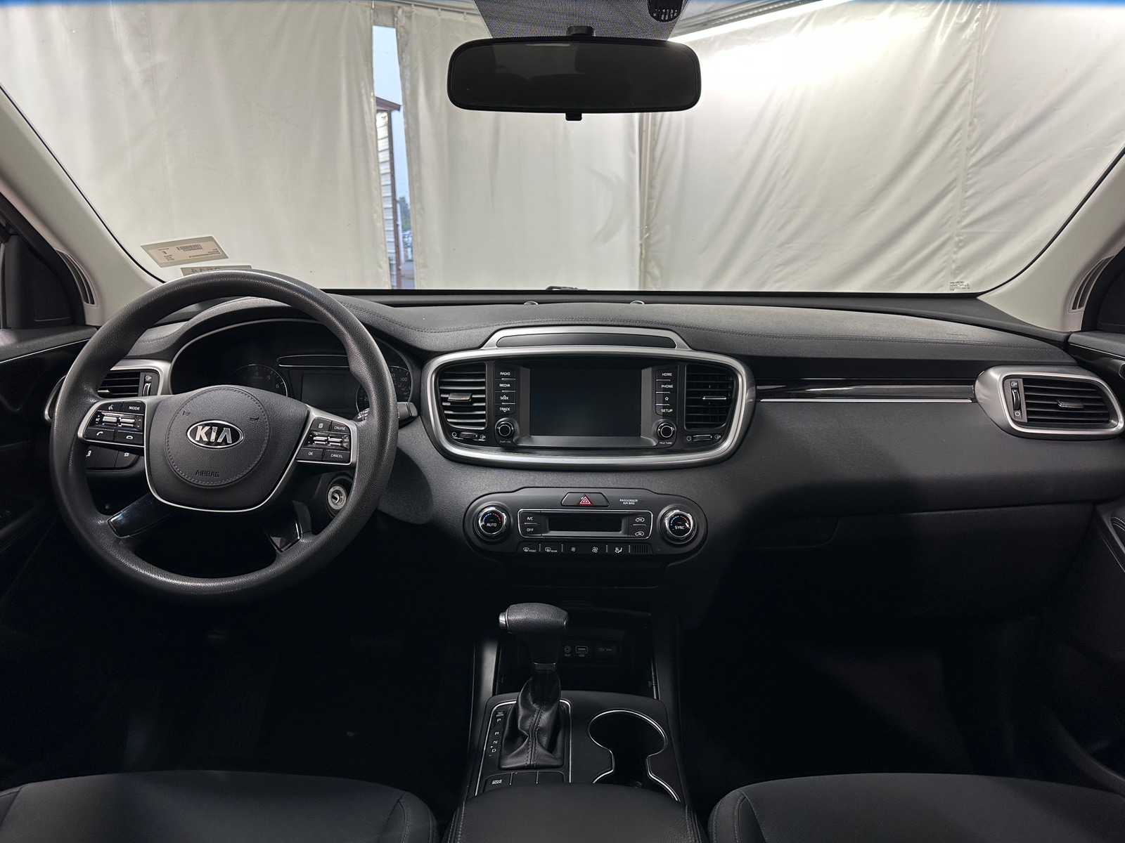Thumbnail: 2019 Kia Sorento - 3