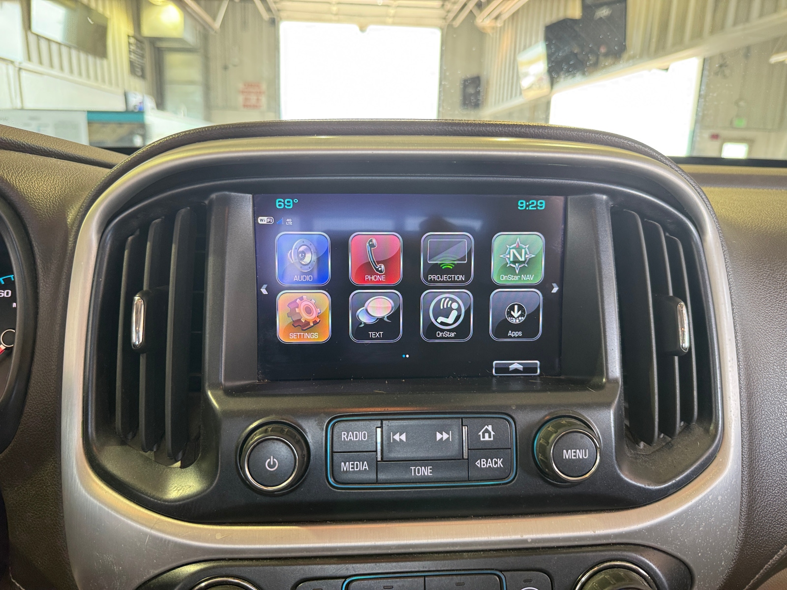Thumbnail: 2017 GMC Canyon - 3