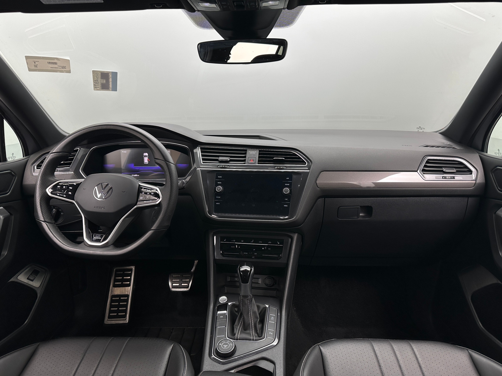 Thumbnail: 2024 Volkswagen Tiguan - 2