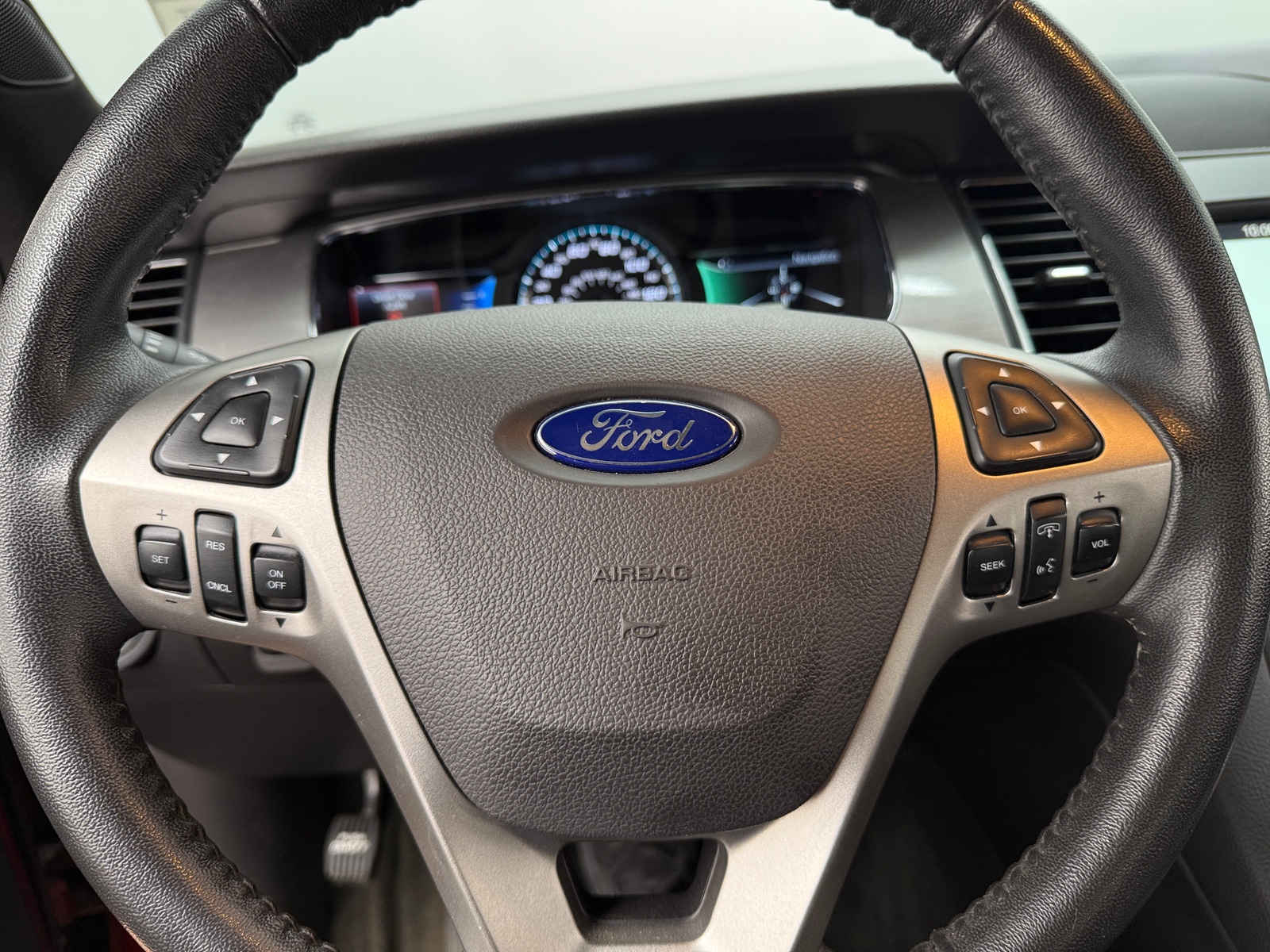 Thumbnail: 2016 Ford Taurus - 4