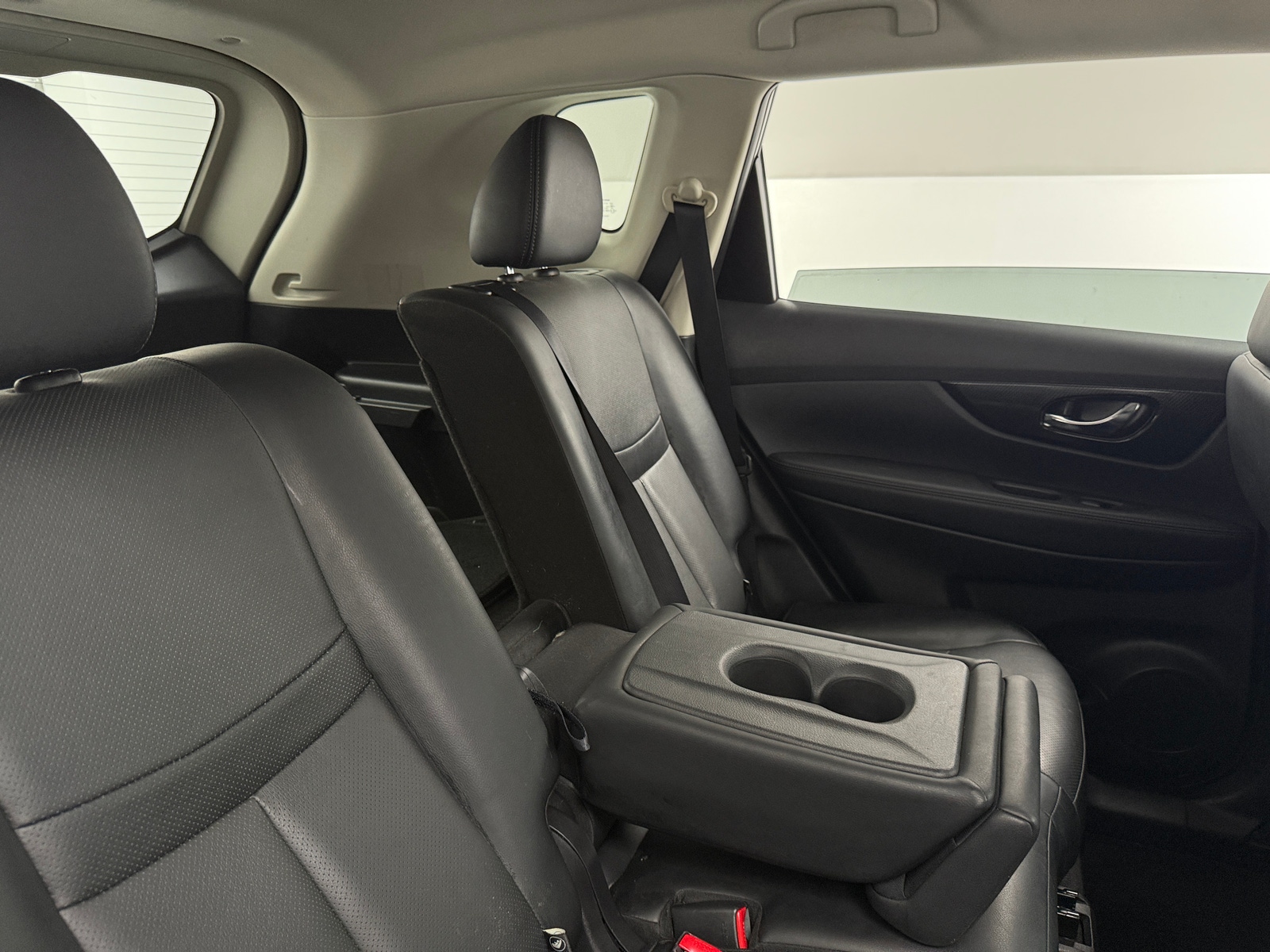 Thumbnail: 2017 Nissan Rogue - 5
