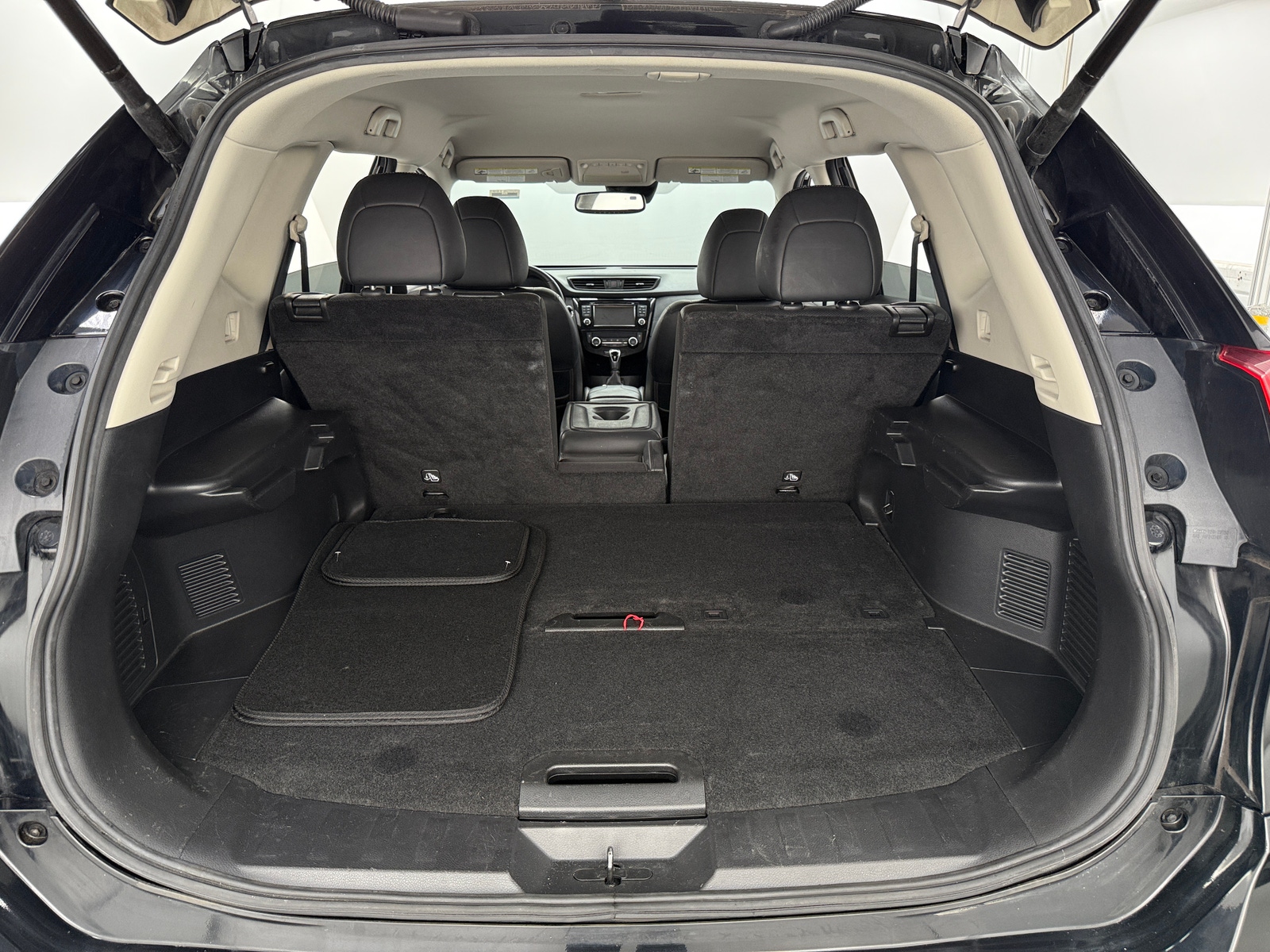 Thumbnail: 2017 Nissan Rogue - 6
