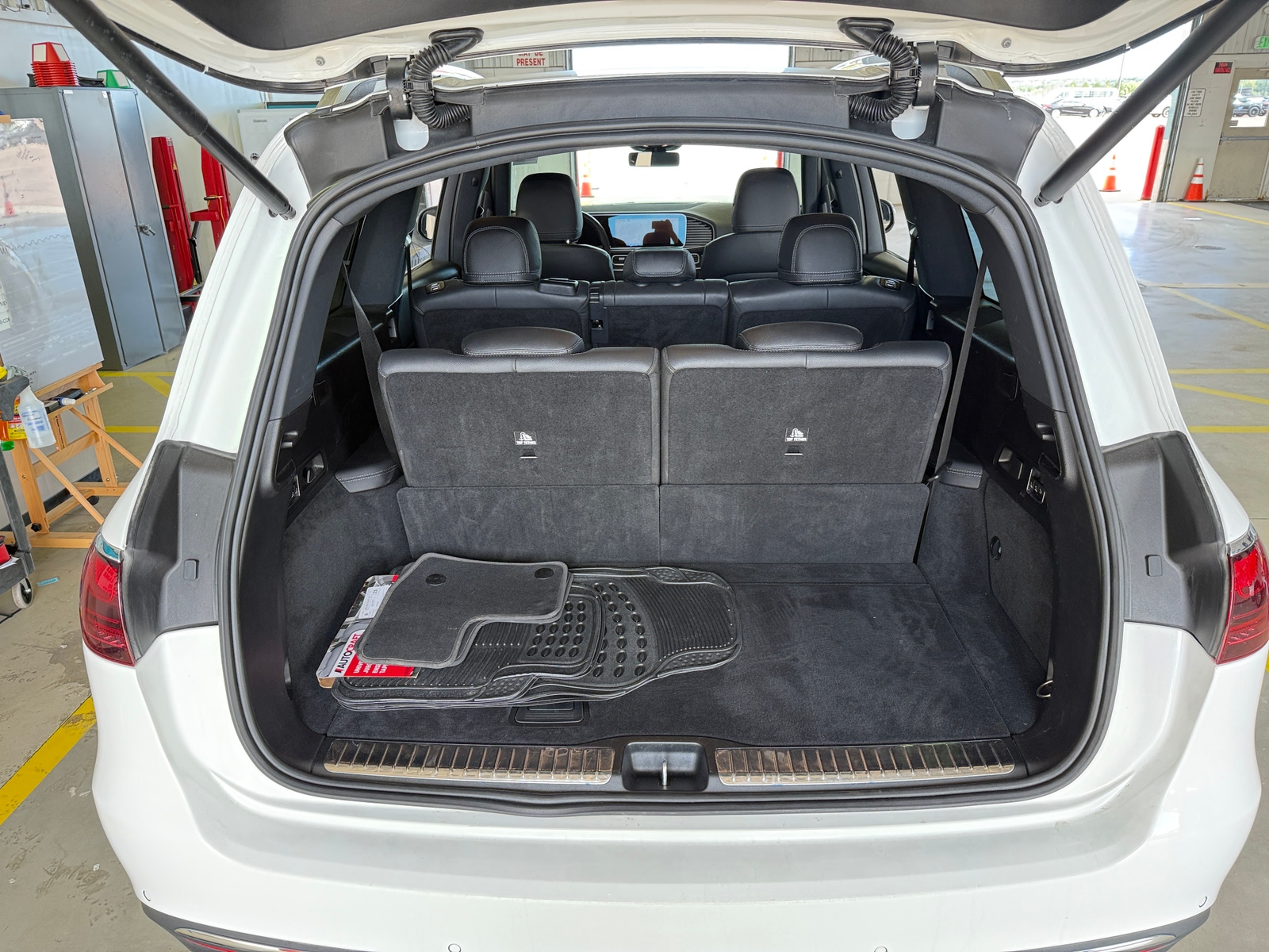 Thumbnail: 2024 Mercedes-Benz GLS - 6