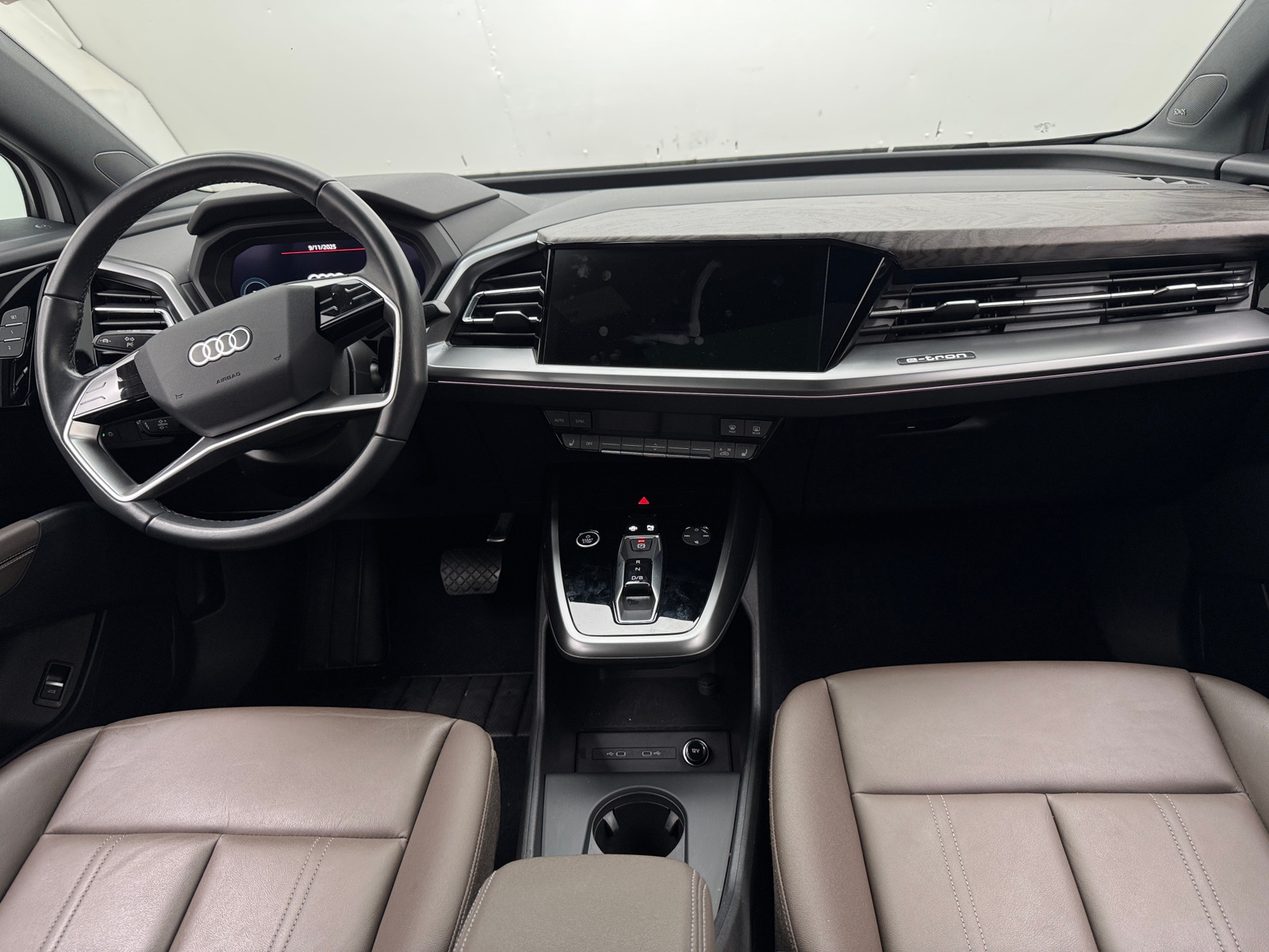 Thumbnail: 2023 Audi Q4 e-tron - 2
