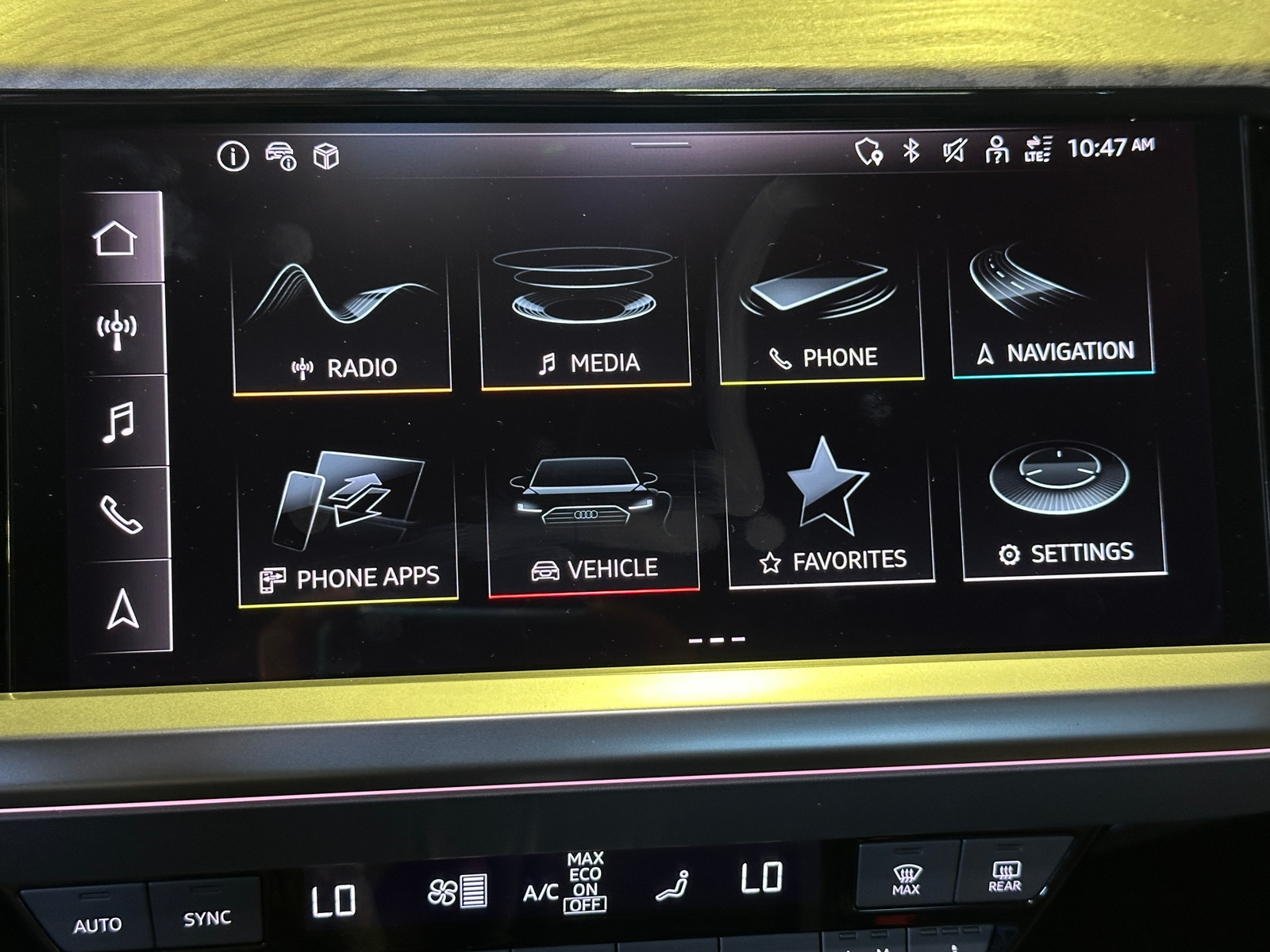 Thumbnail: 2023 Audi Q4 e-tron - 3