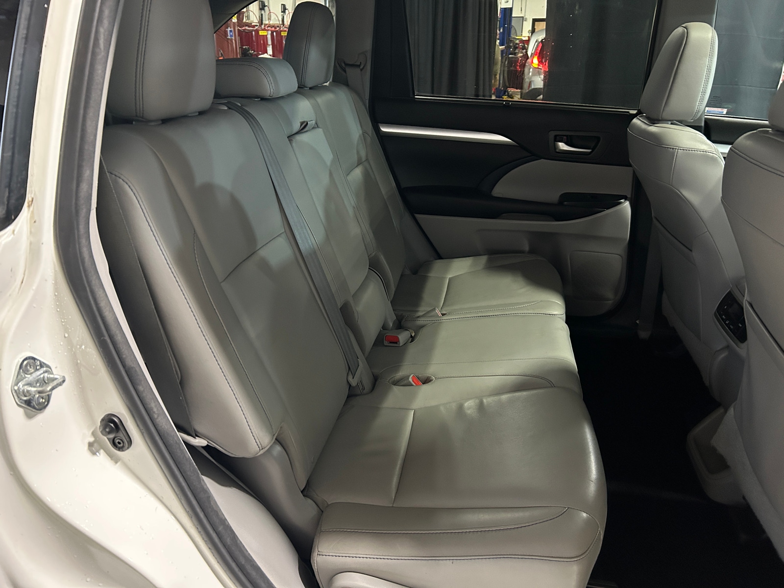 Thumbnail: 2016 Toyota Highlander - 5