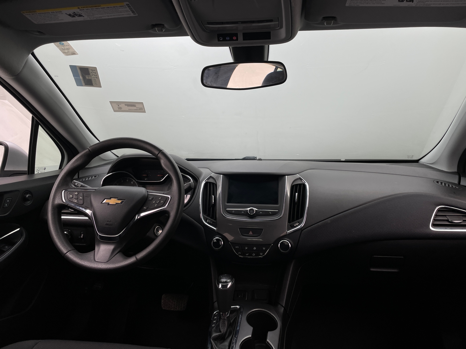 Thumbnail: 2019 Chevrolet Cruze - 3