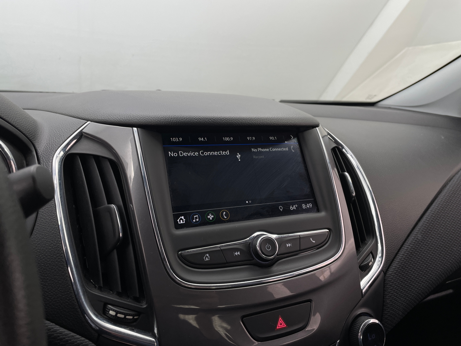 Thumbnail: 2019 Chevrolet Cruze - 4