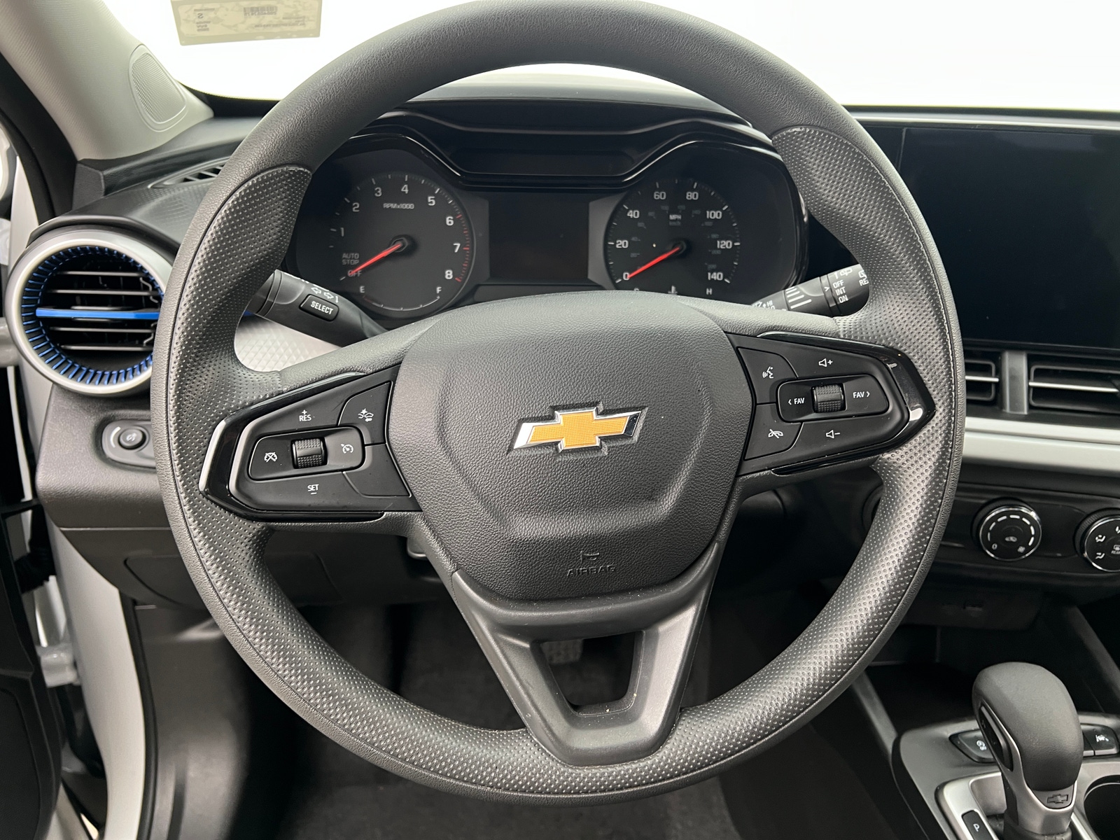Thumbnail: 2025 Chevrolet Trax - 5