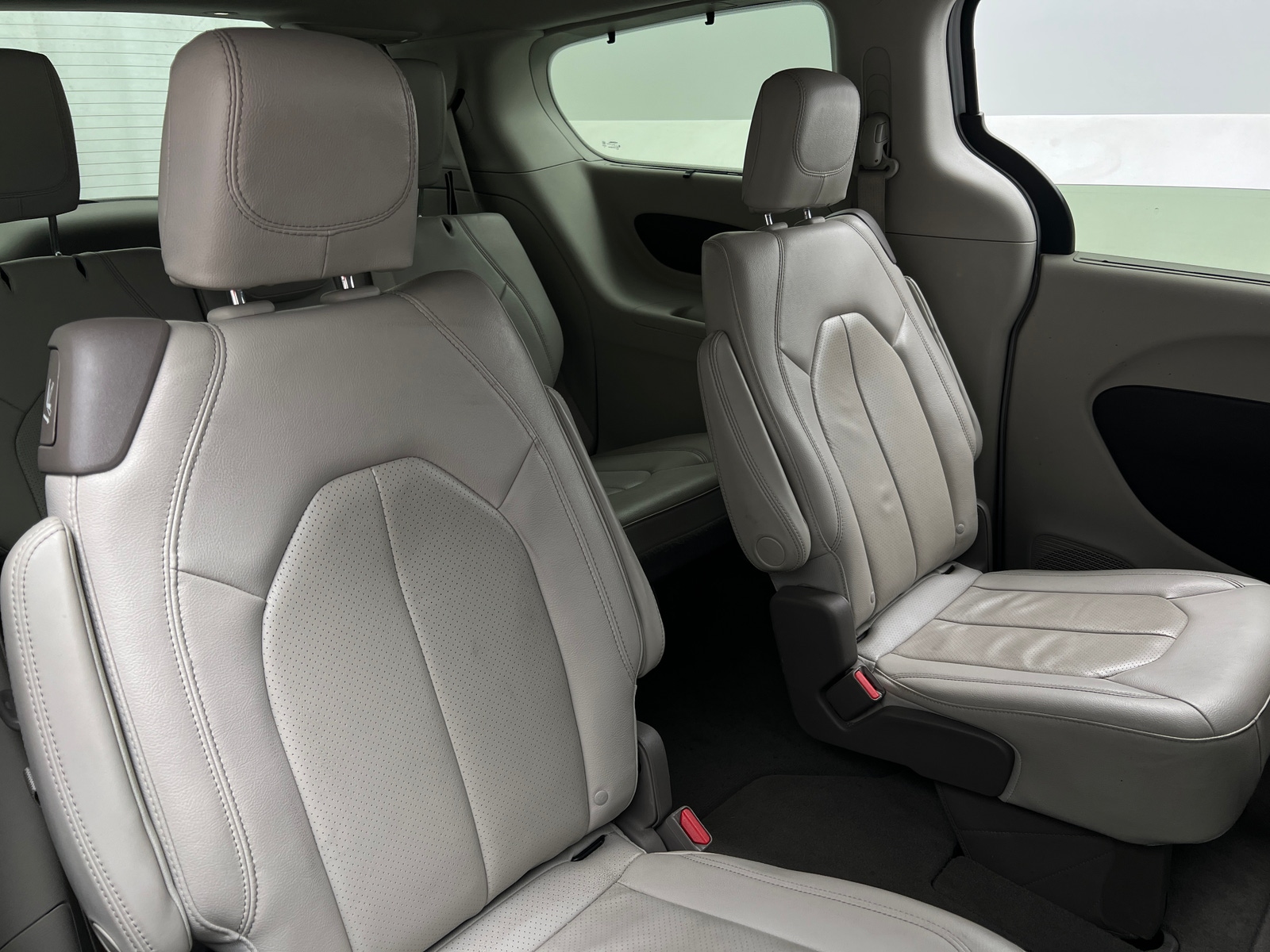 Thumbnail: 2020 Chrysler Pacifica - 5