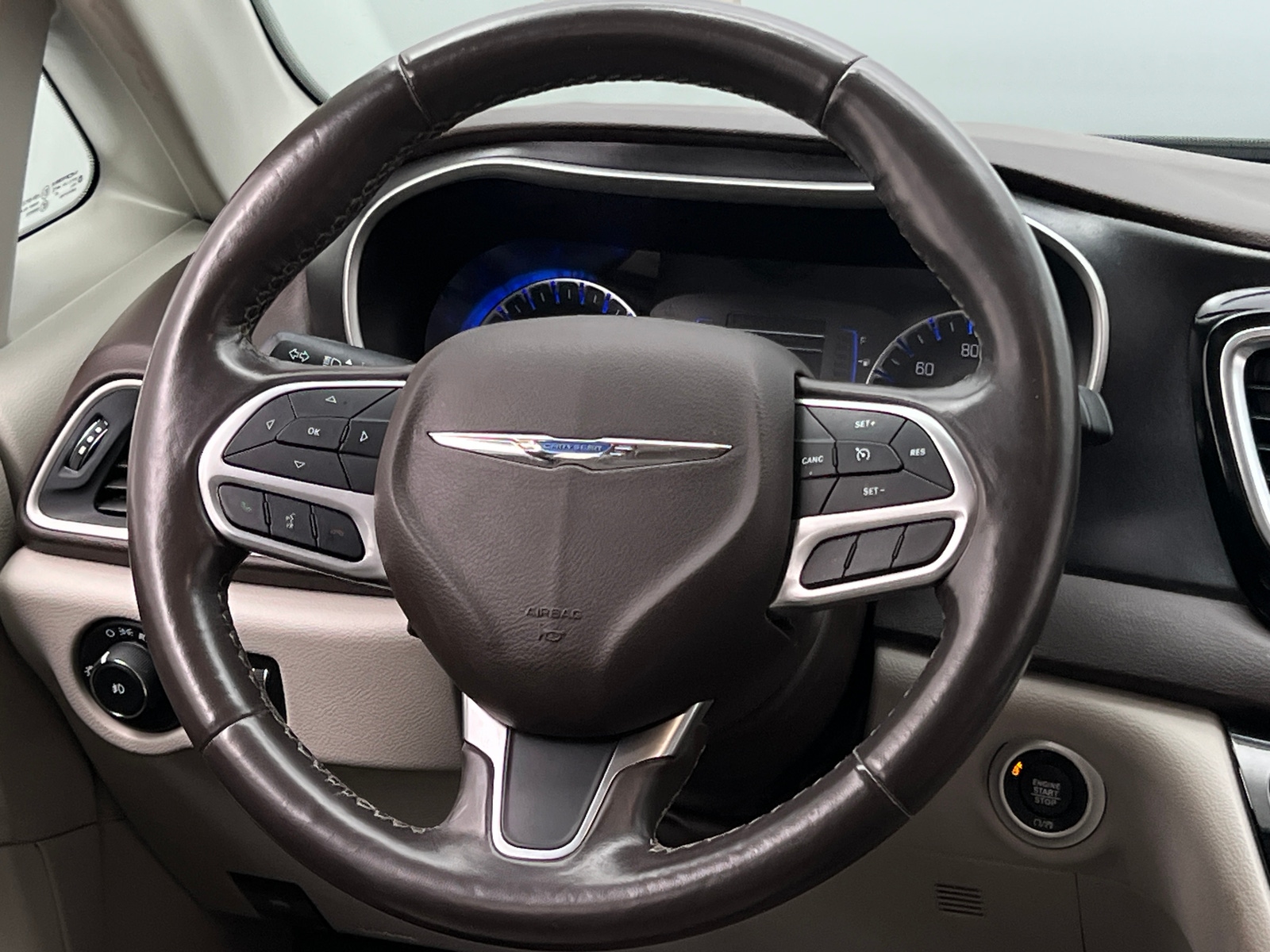Thumbnail: 2020 Chrysler Pacifica - 4