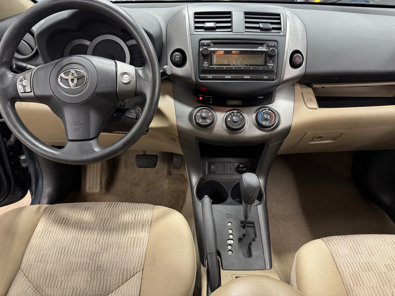 Thumbnail: 2012 Toyota RAV4 - 3