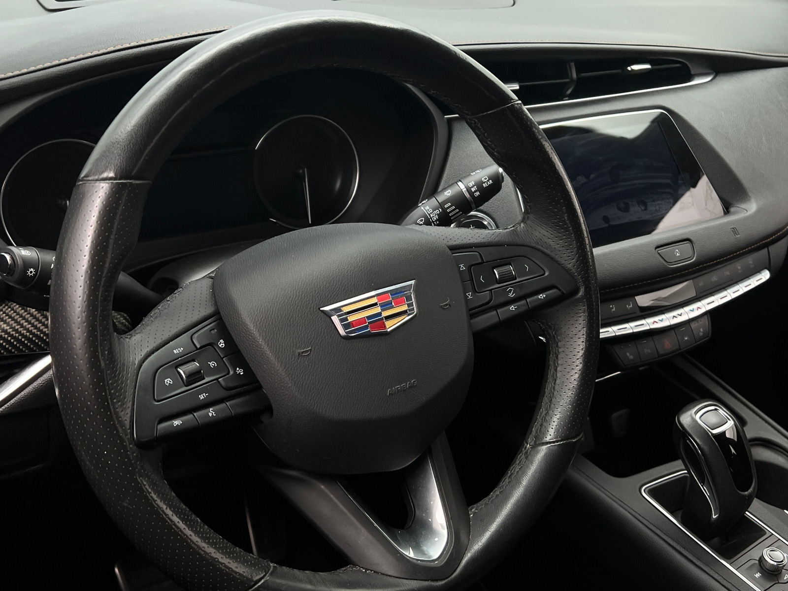 Thumbnail: 2019 Cadillac XT4 - 4