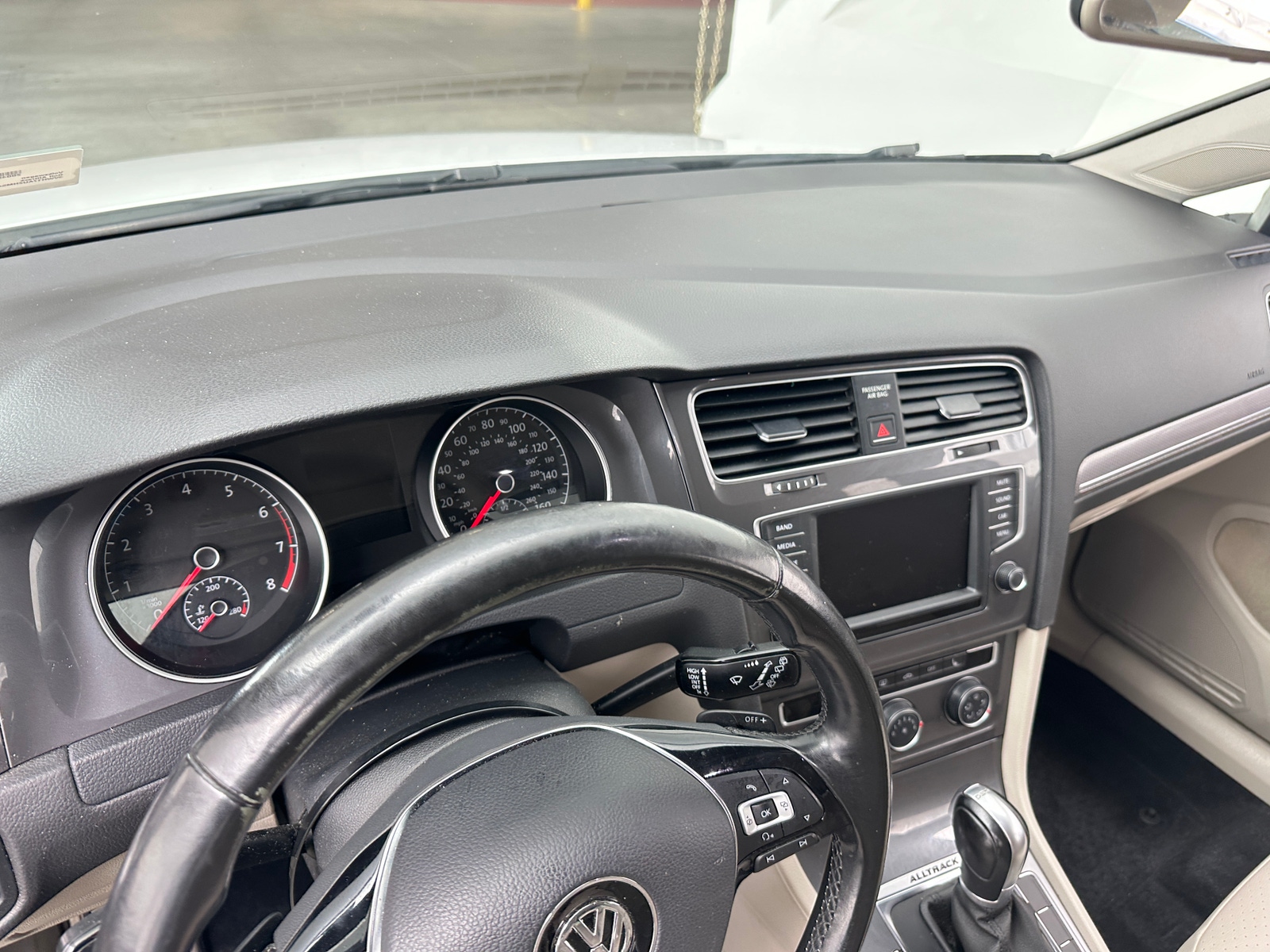 Thumbnail: 2017 Volkswagen Golf - 2