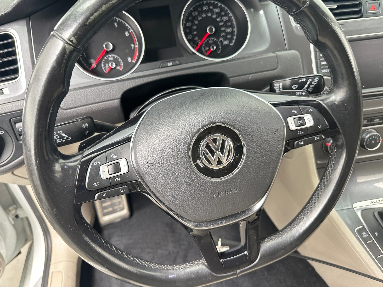 Thumbnail: 2017 Volkswagen Golf - 4