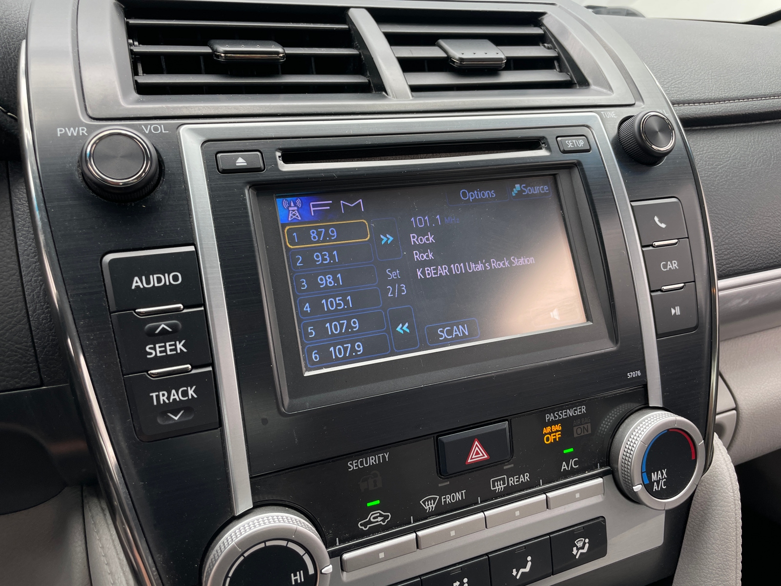 Thumbnail: 2014 Toyota Camry - 4