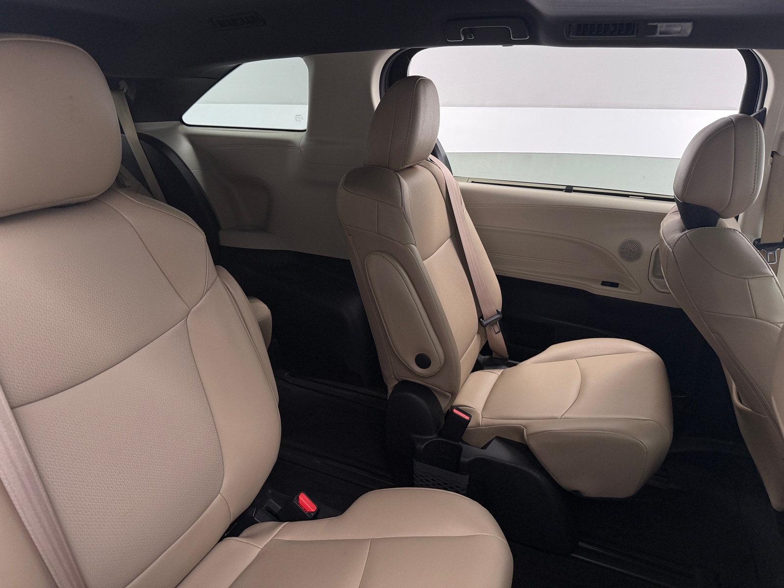 Thumbnail: 2021 Toyota Sienna - 5