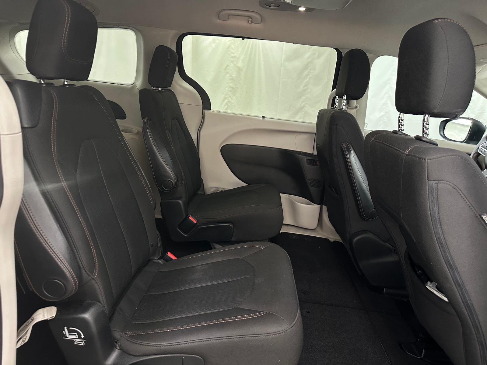 Thumbnail: 2017 Chrysler Pacifica - 5