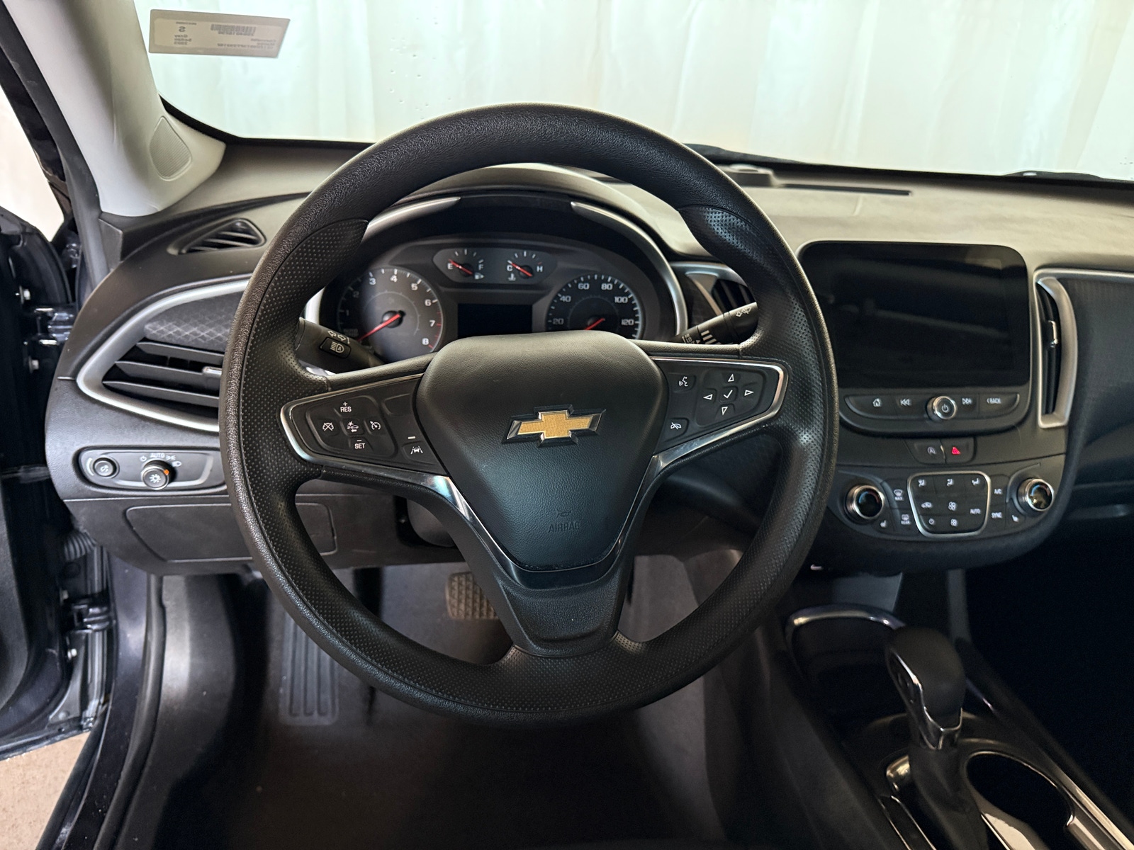 Thumbnail: 2023 Chevrolet Malibu - 5