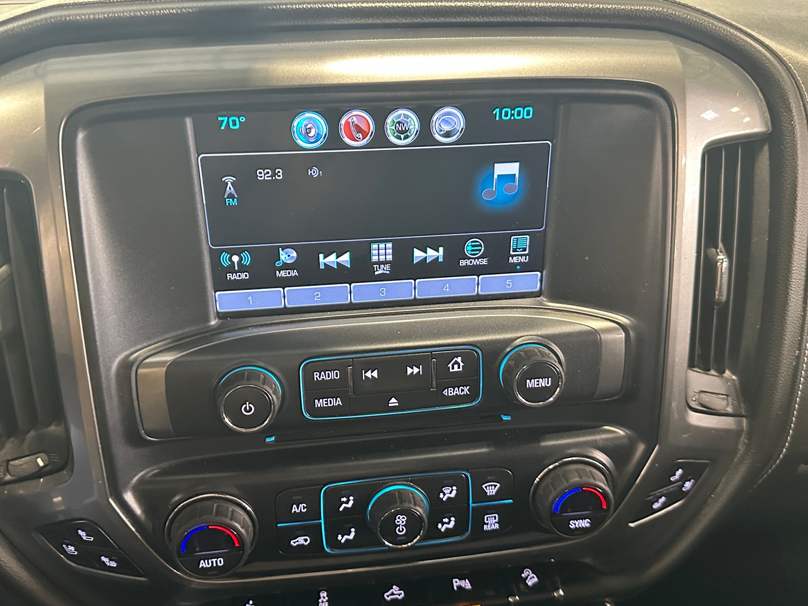 Thumbnail: 2017 Chevrolet Silverado 1500 - 3
