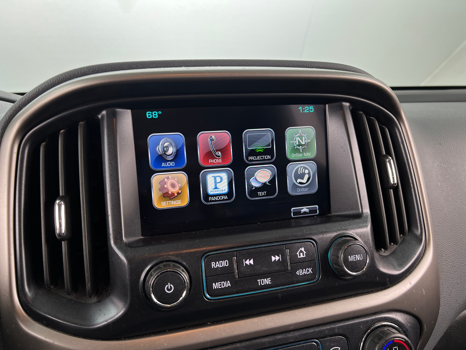 Thumbnail: 2016 Chevrolet Colorado - 3