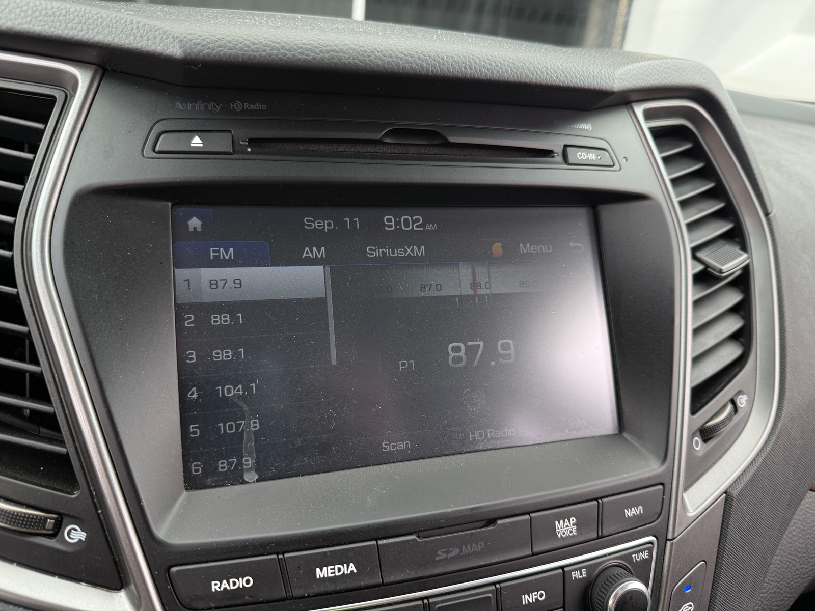 Thumbnail: 2018 Hyundai Santa Fe - 3