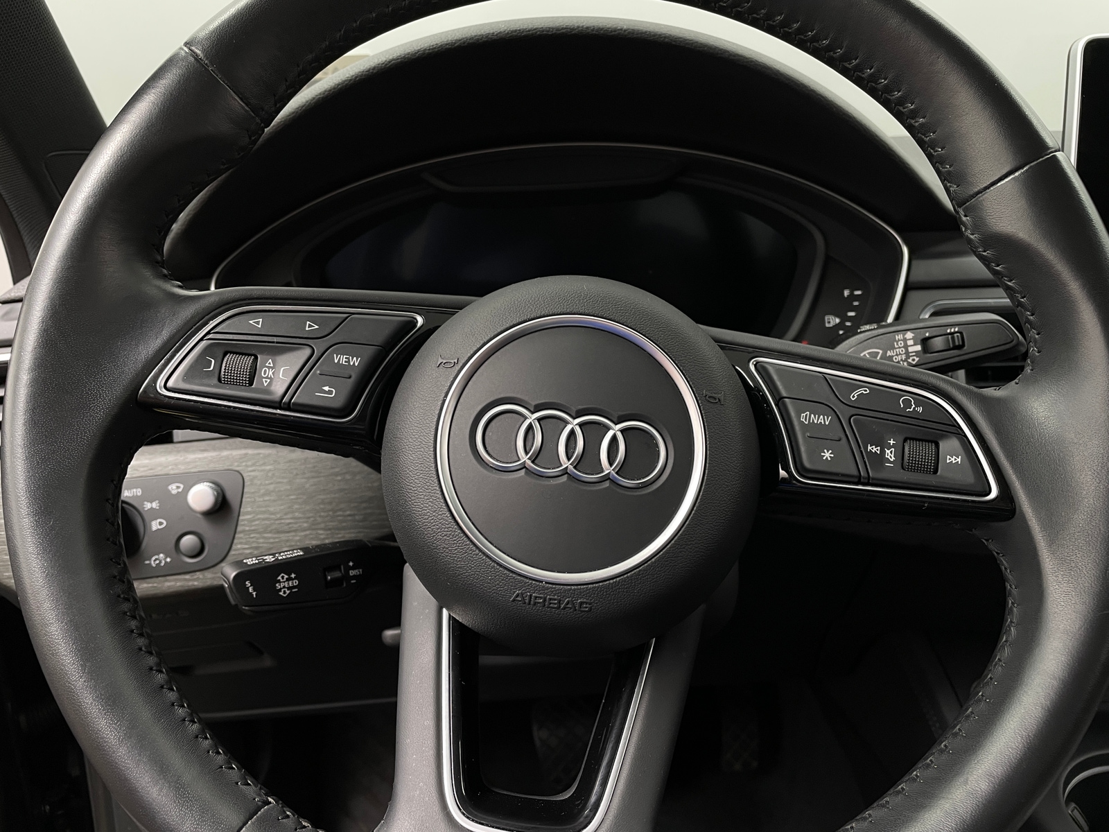 Thumbnail: 2019 Audi A4 - 4
