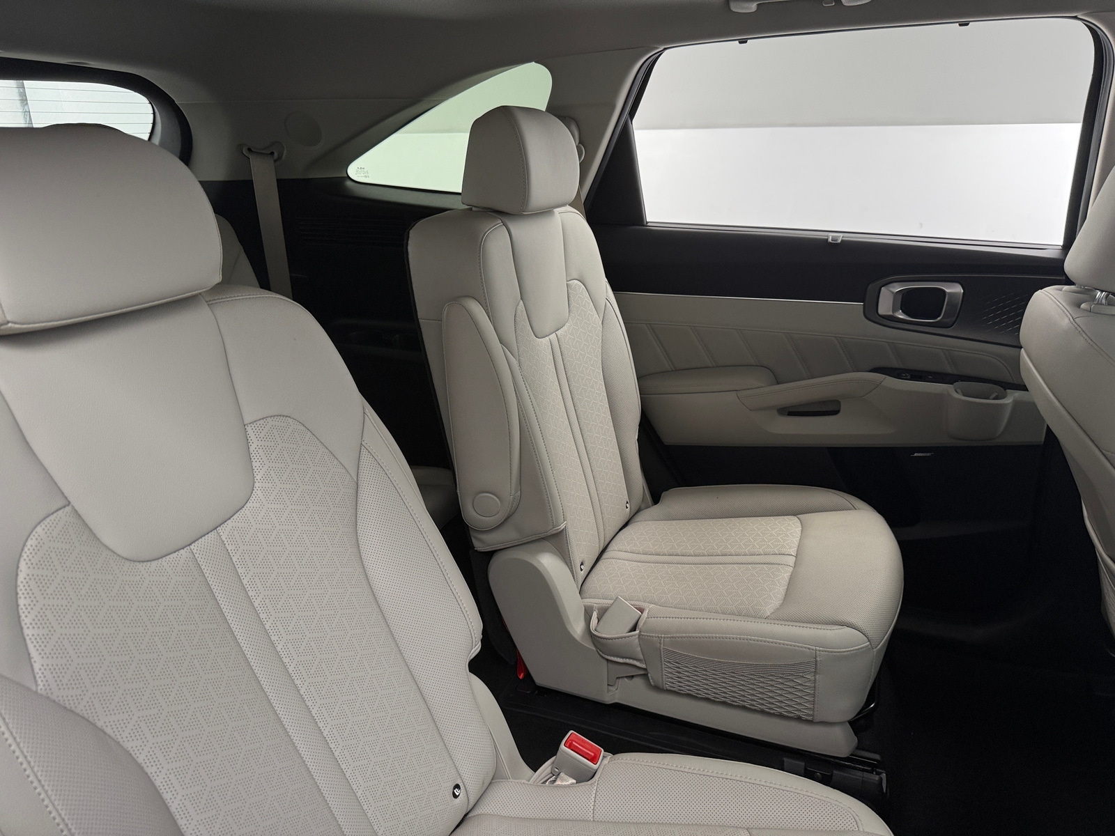 Thumbnail: 2023 Kia Sorento - 5