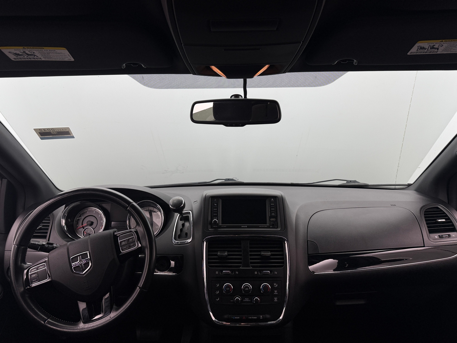 Thumbnail: 2017 Dodge Grand Caravan - 3