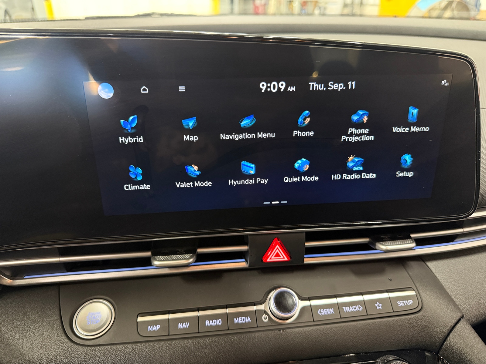 Thumbnail: 2025 Hyundai Elantra - 3