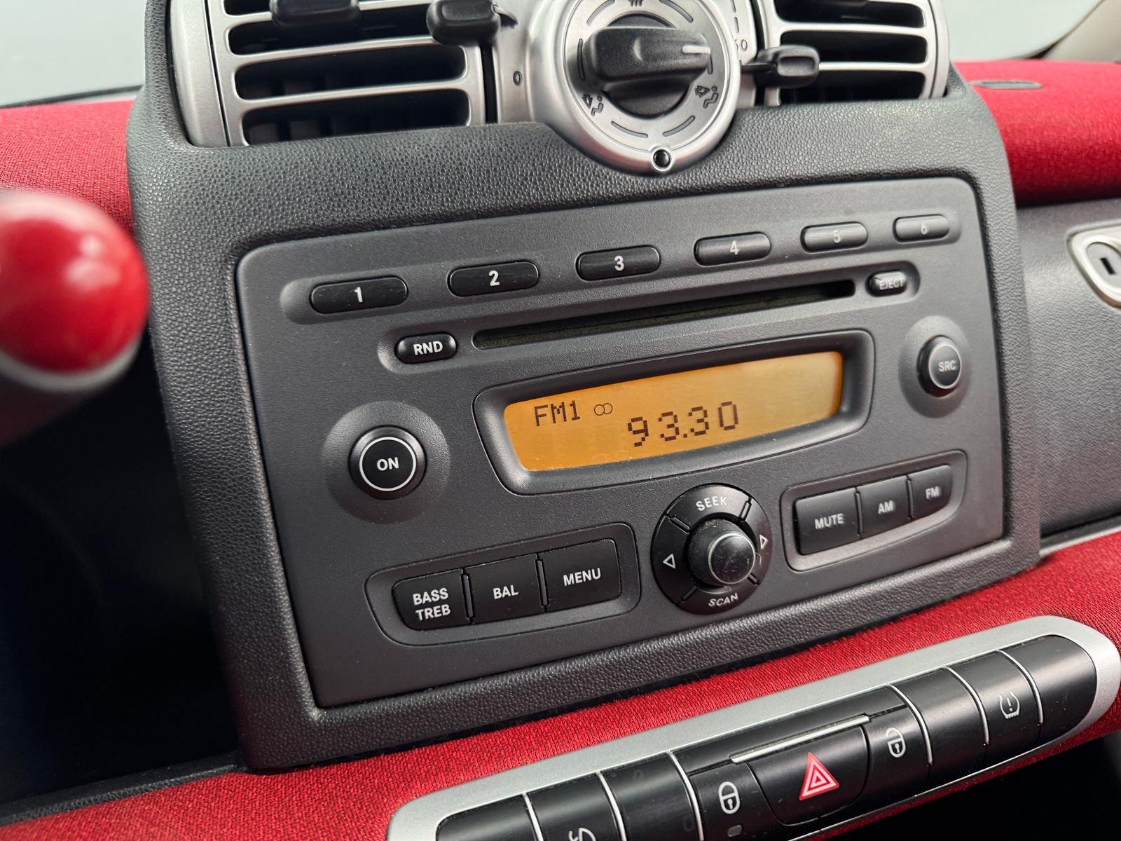 Thumbnail: 2010 smart fortwo - 4