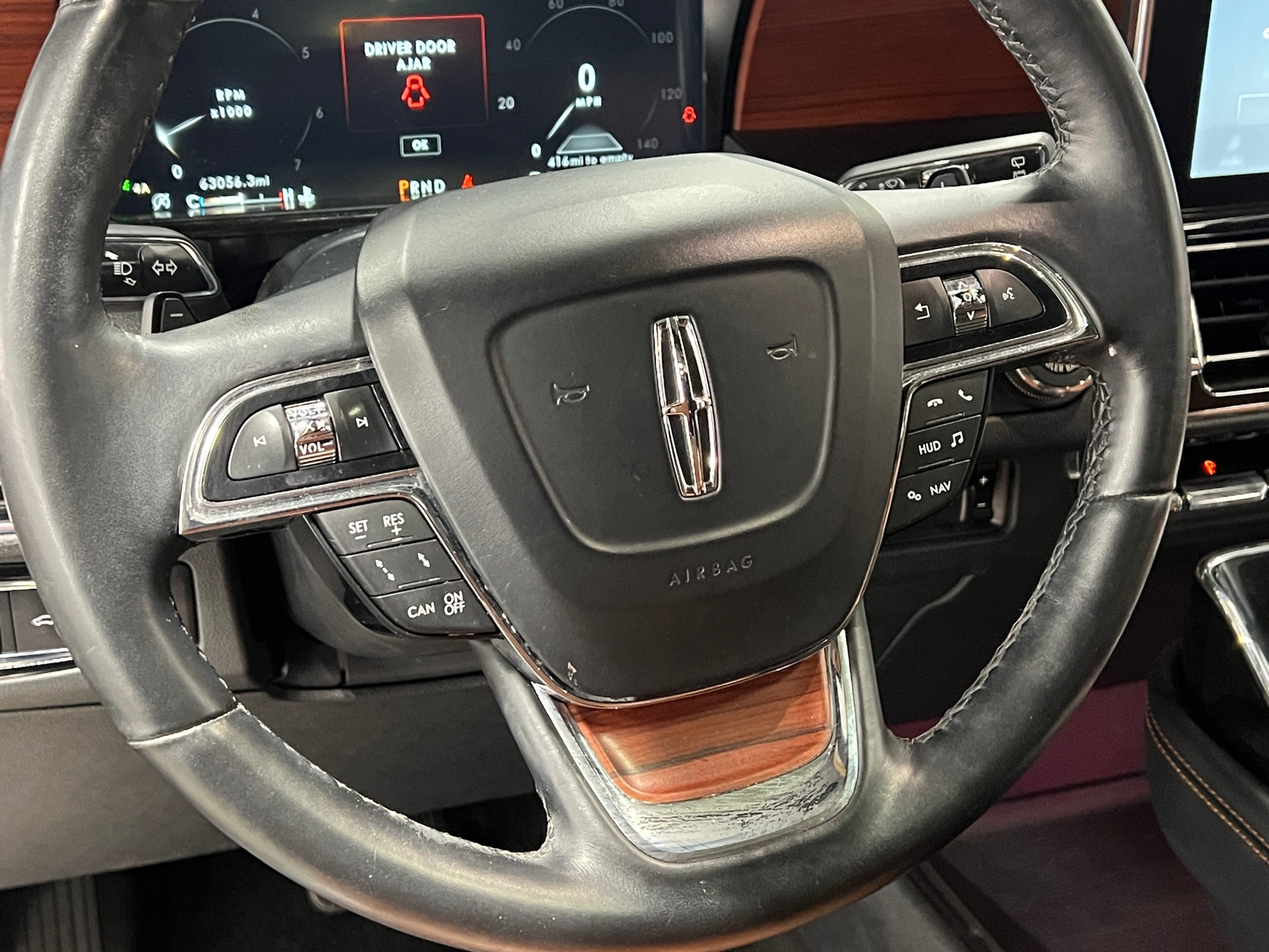Thumbnail: 2020 Lincoln Navigator L - 4