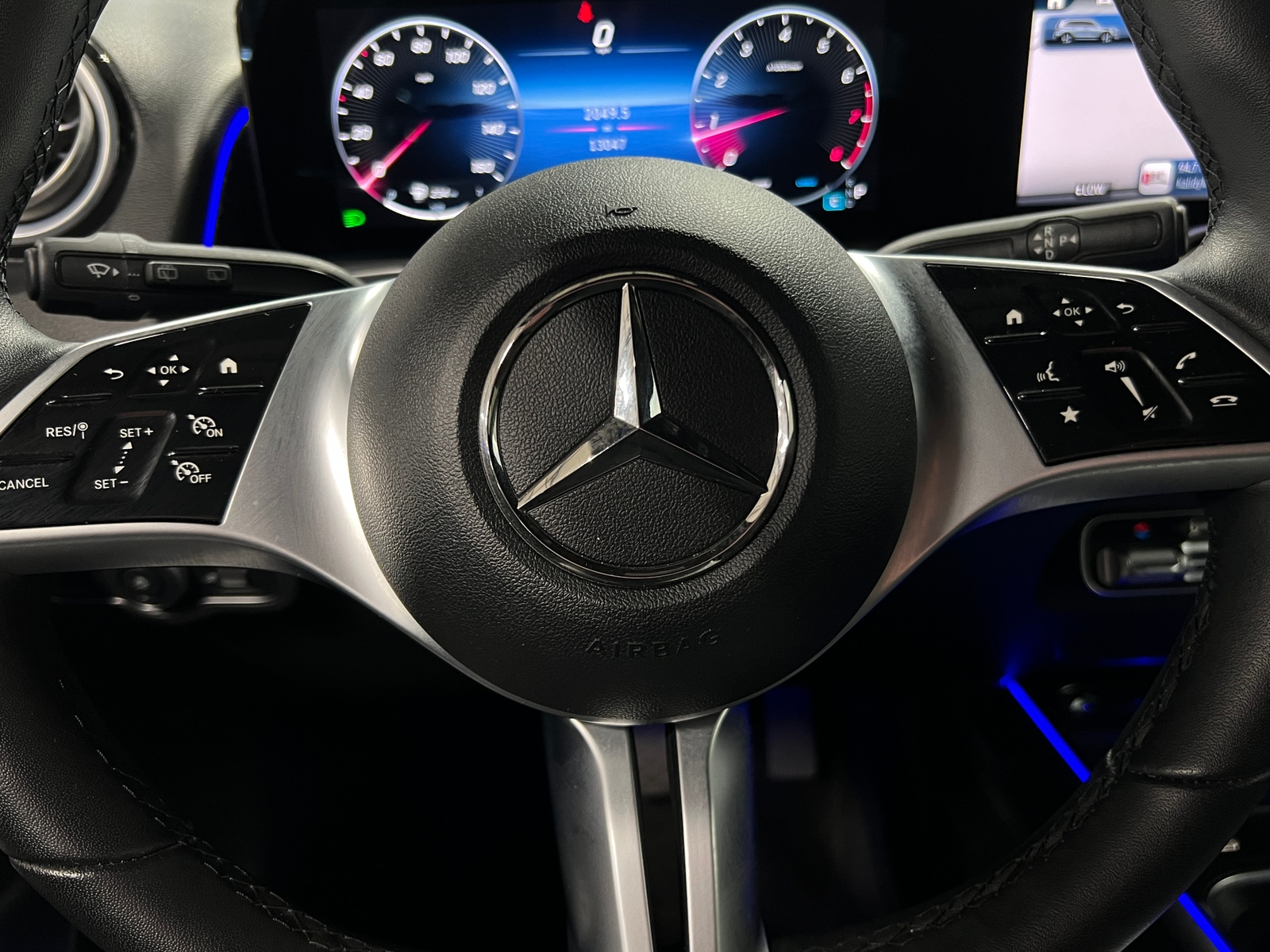 Thumbnail: 2025 Mercedes-Benz GLB - 4