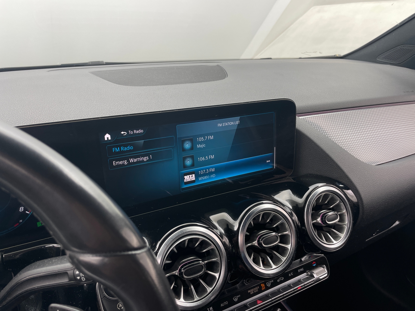 Thumbnail: 2022 Mercedes-Benz GLA - 3