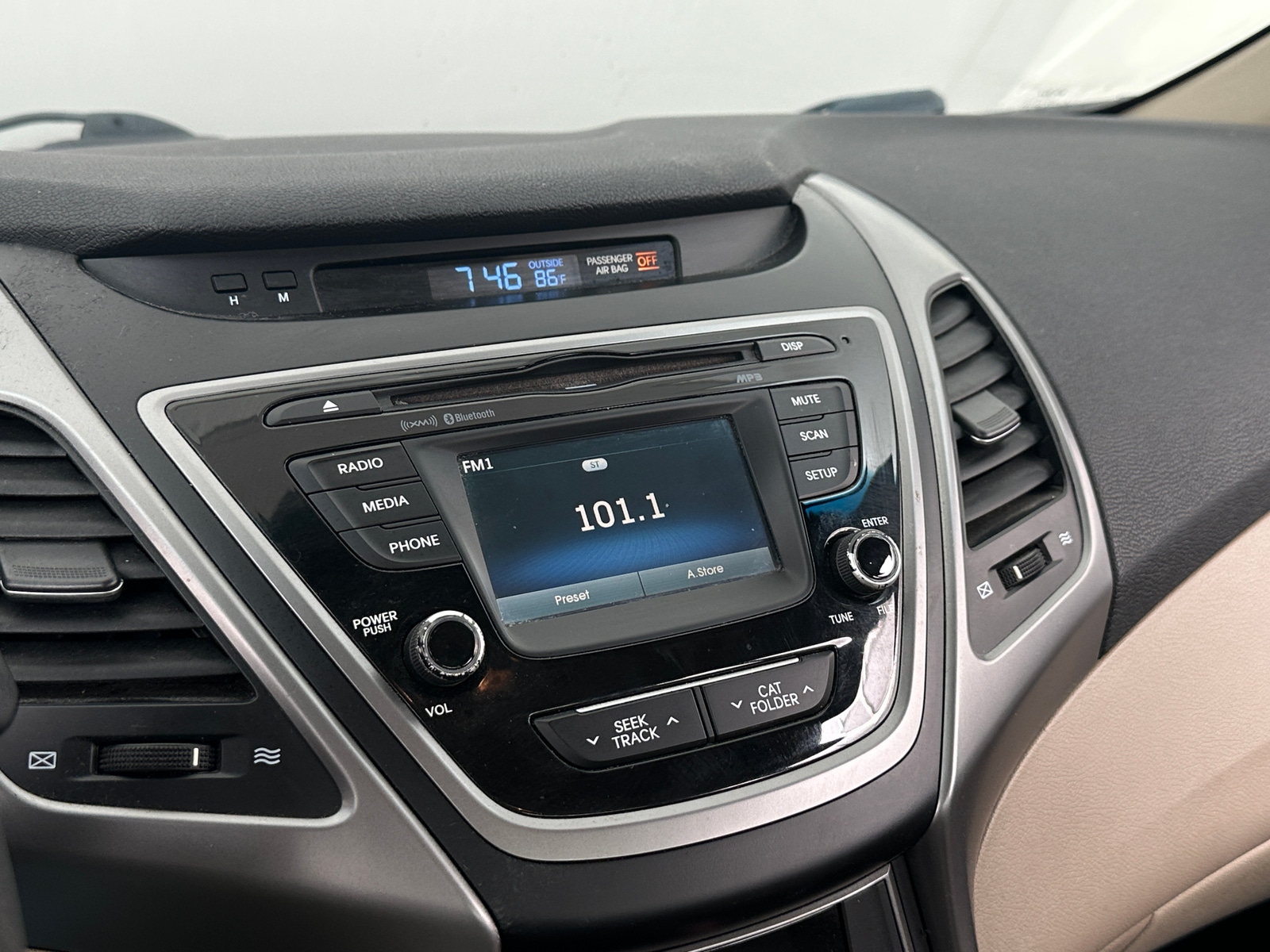 Thumbnail: 2016 Hyundai Elantra - 4