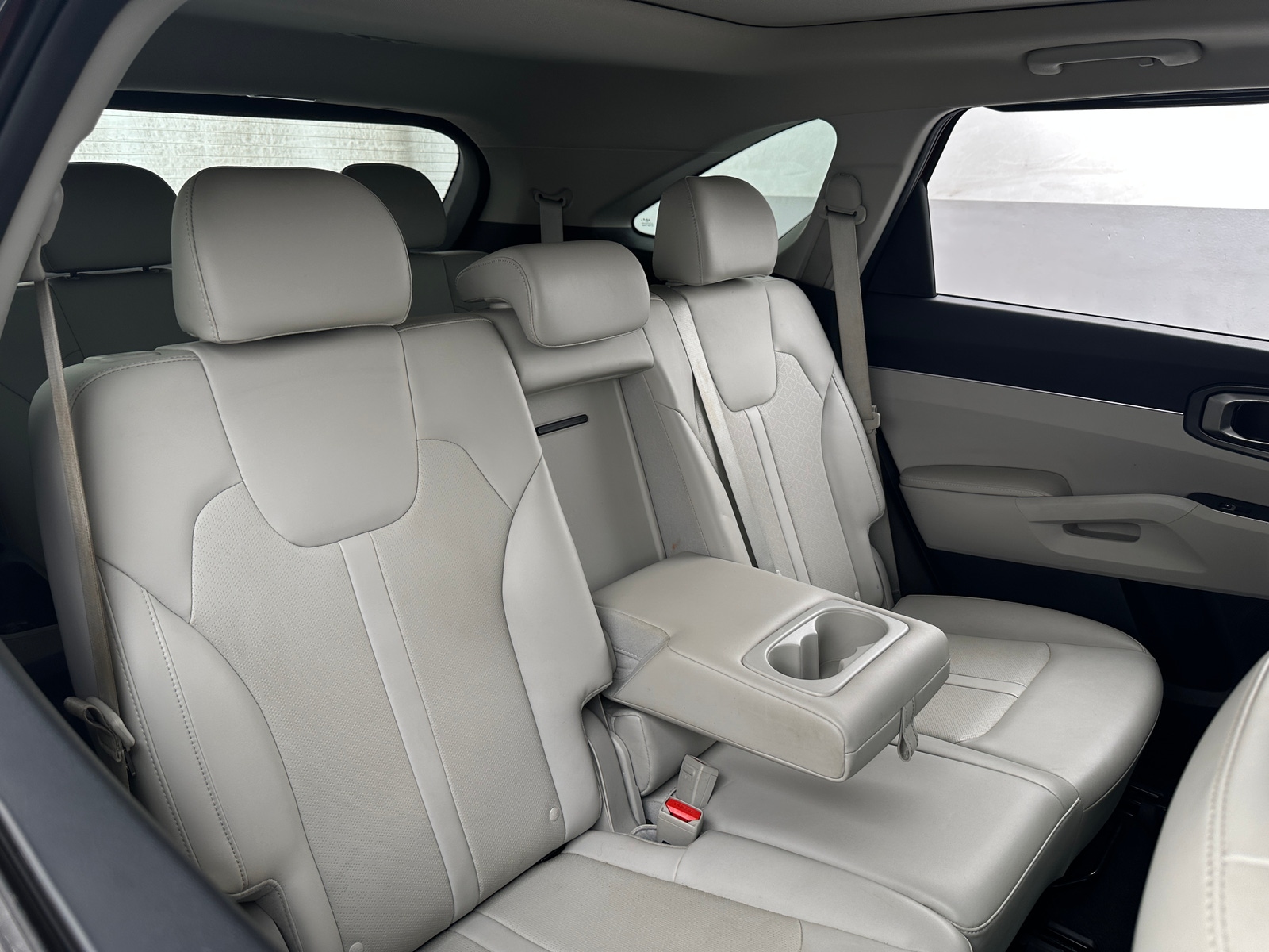 Thumbnail: 2023 Kia Sorento - 5
