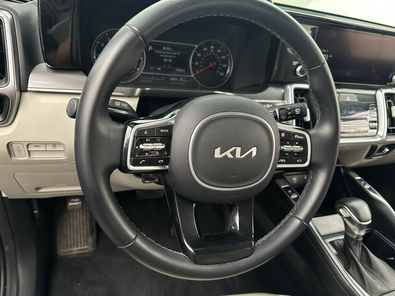 Thumbnail: 2023 Kia Sorento - 4