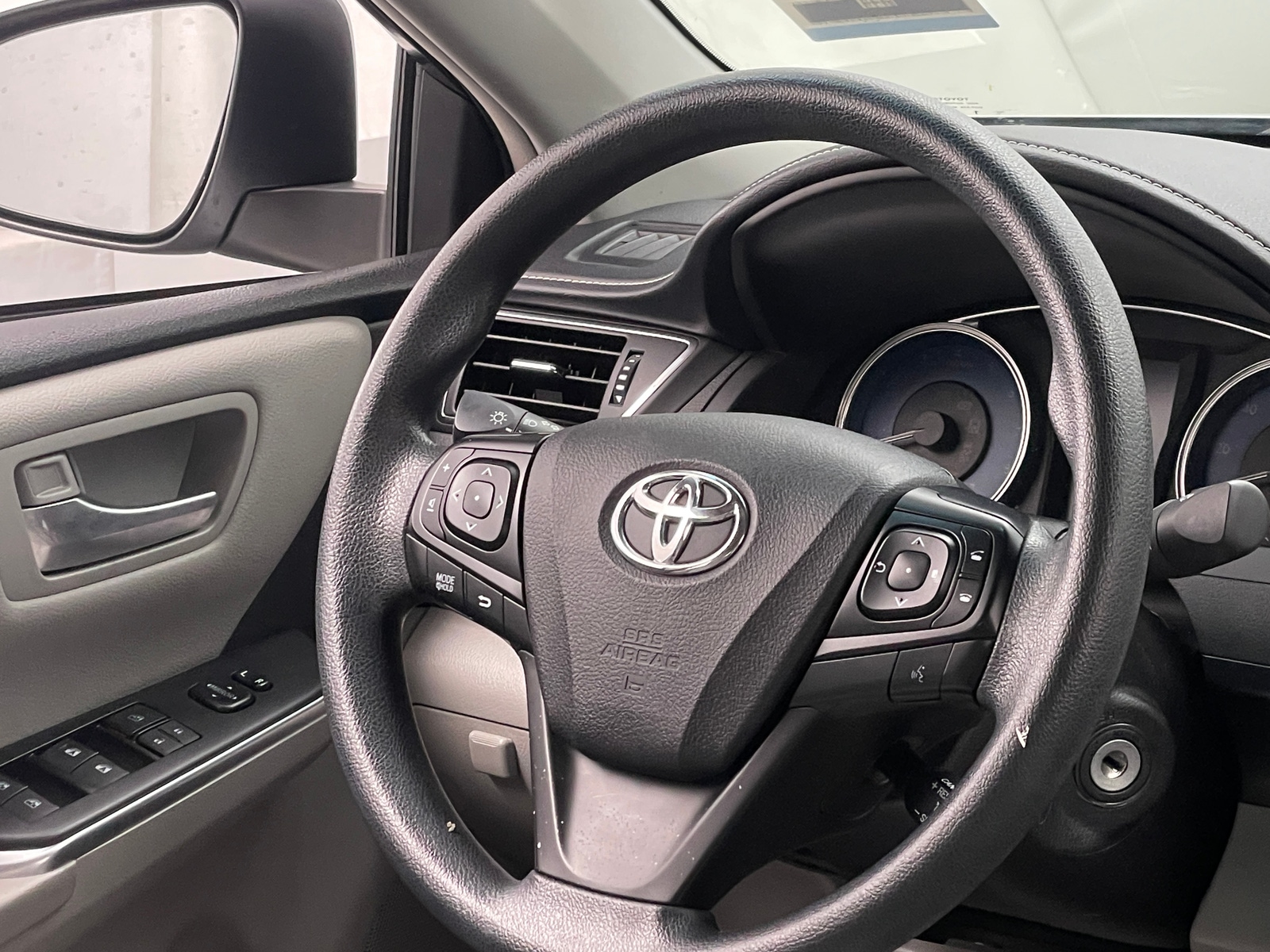 Thumbnail: 2016 Toyota Camry - 5