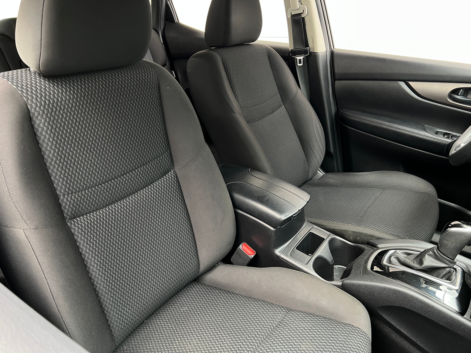 Thumbnail: 2020 Nissan Rogue Sport - 2