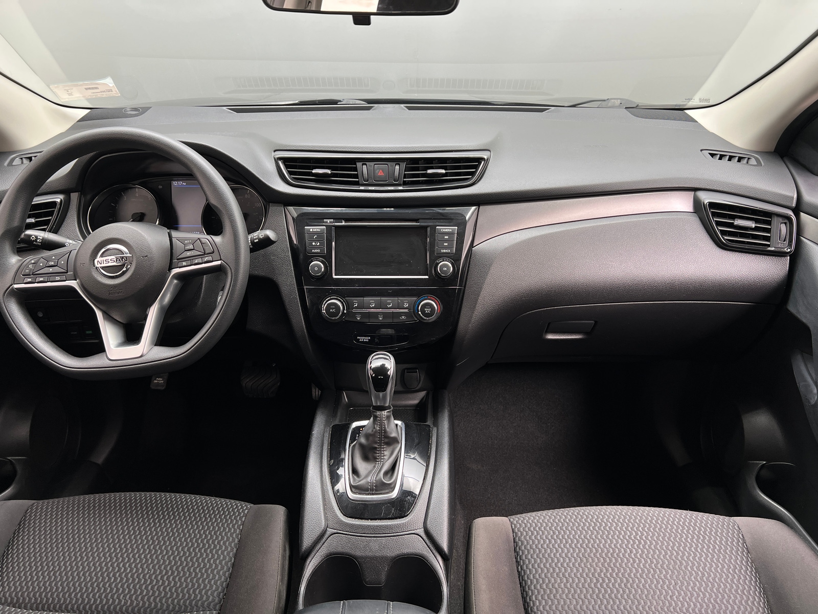 Thumbnail: 2020 Nissan Rogue Sport - 3